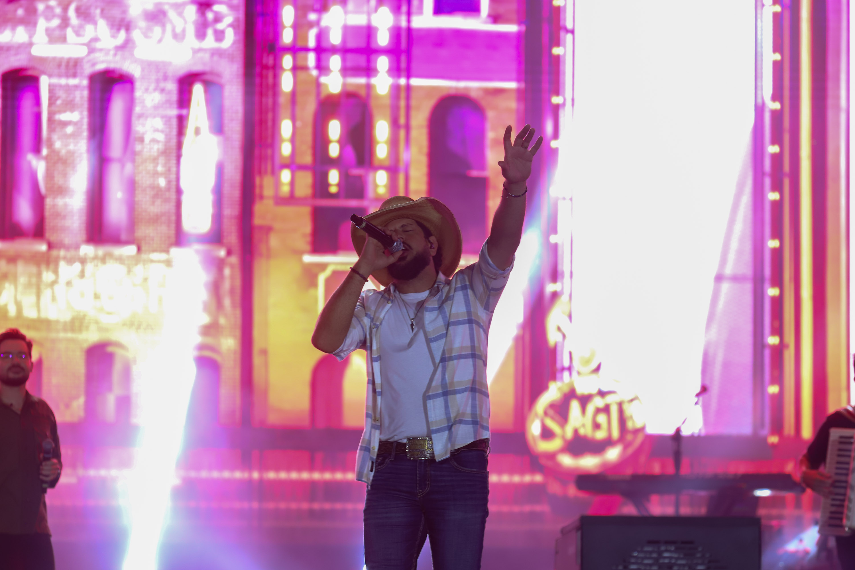 Fernando e Sorocaba em Matinhos no Verao Maior Parana