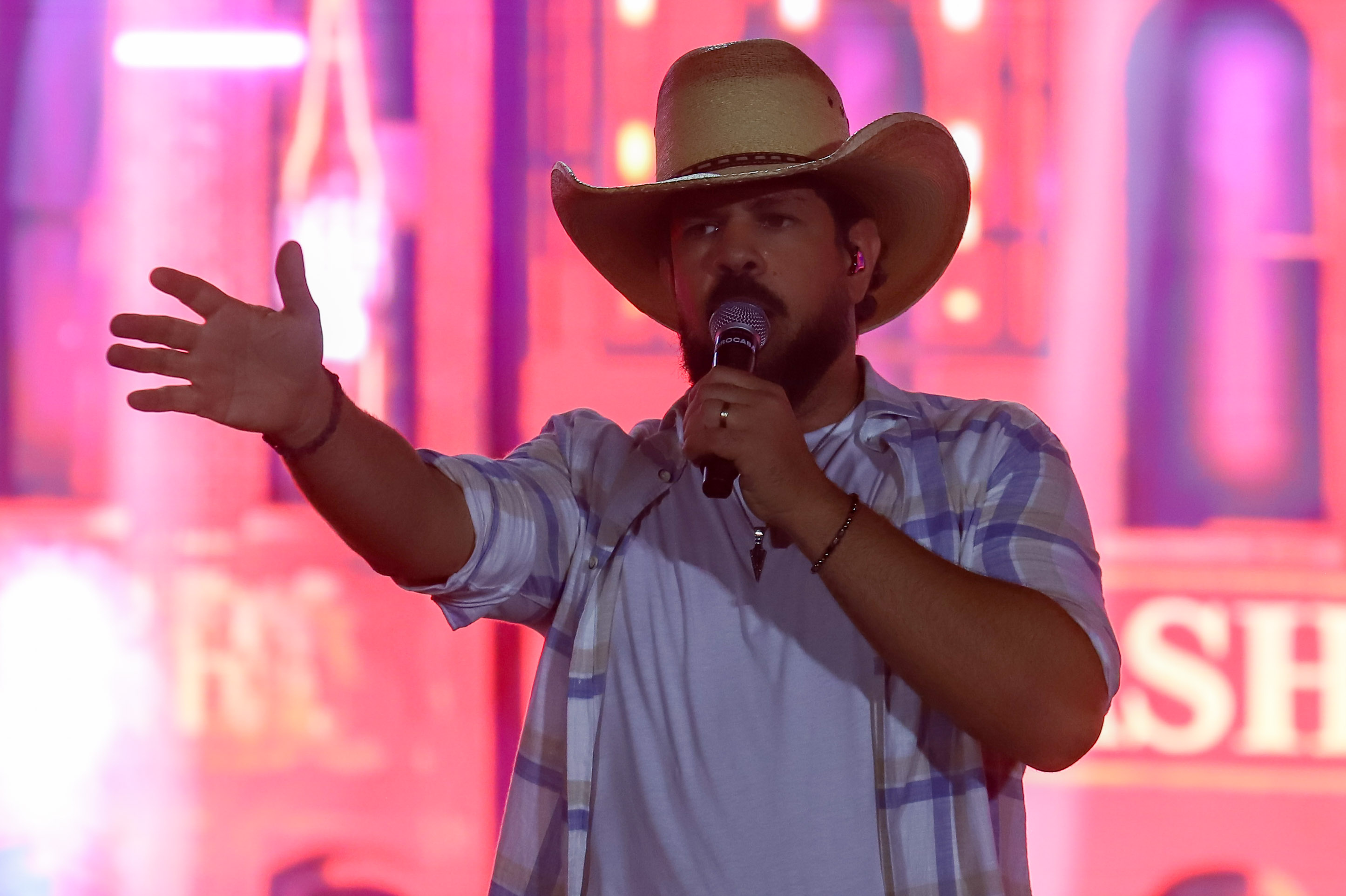 Fernando e Sorocaba em Matinhos no Verao Maior Parana