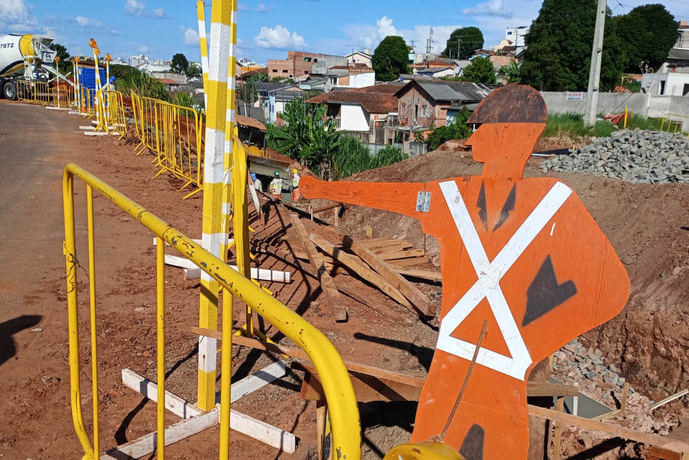 Para obra de trincheira, passarela que liga bairros em Telêmaco Borba será demolida no dia 9 de março