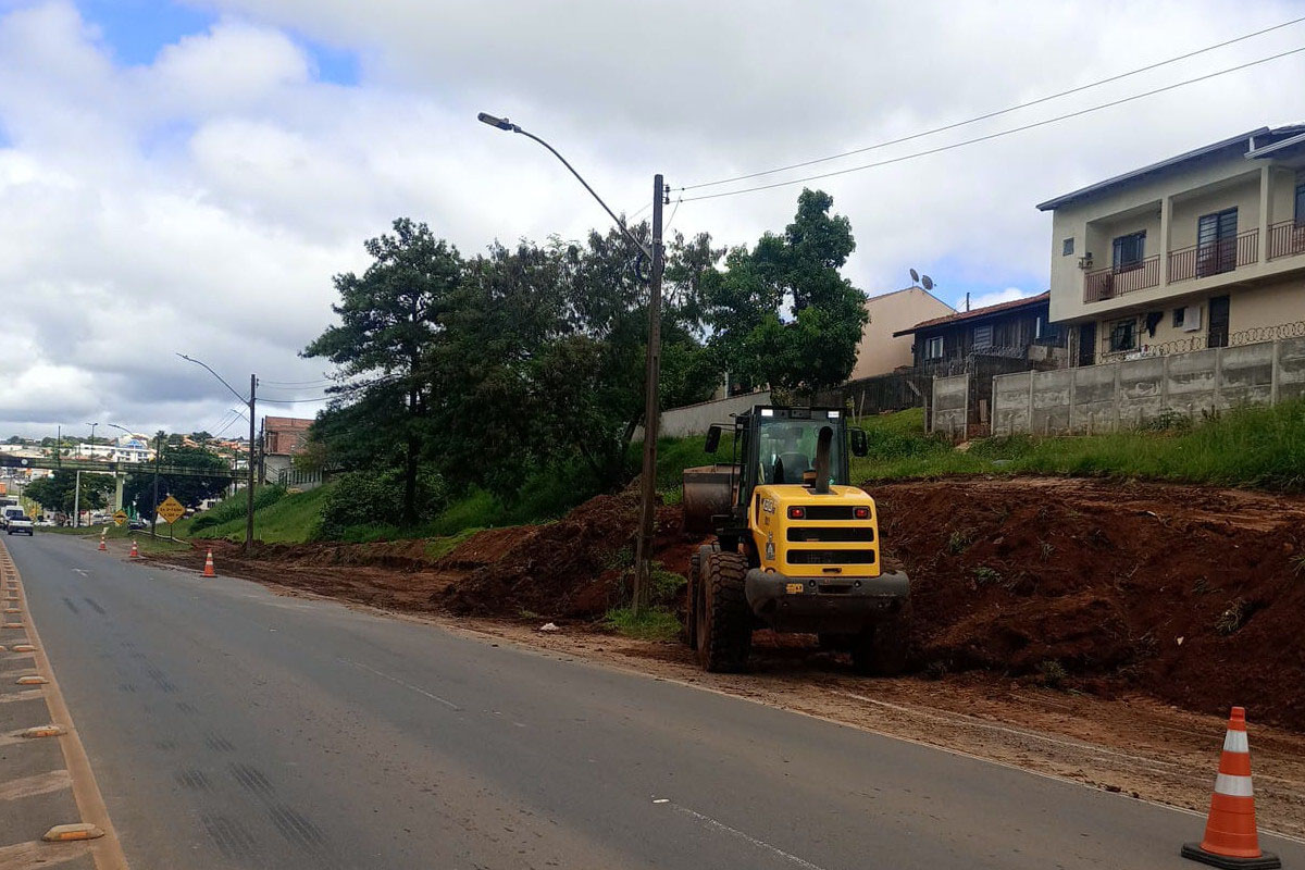 Aviso interdição rua em Telêmaco Borba