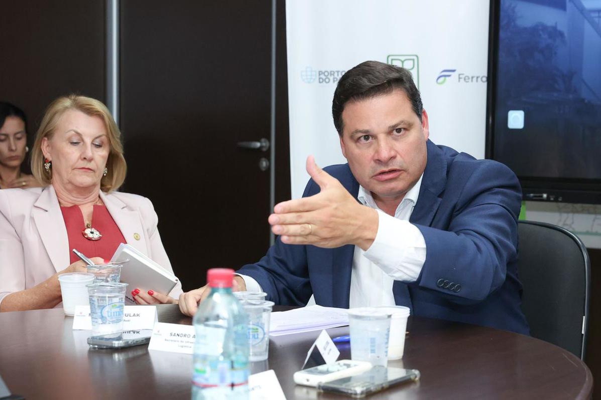 Reunião aeroporto de Ponta Grossa