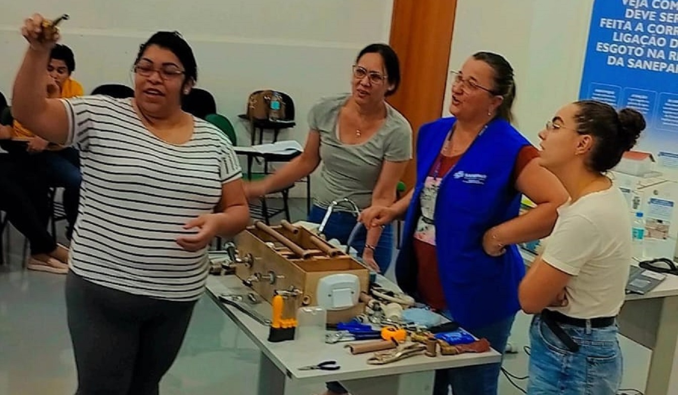 Sanepar e Deseco capacitam mulheres em Toledo