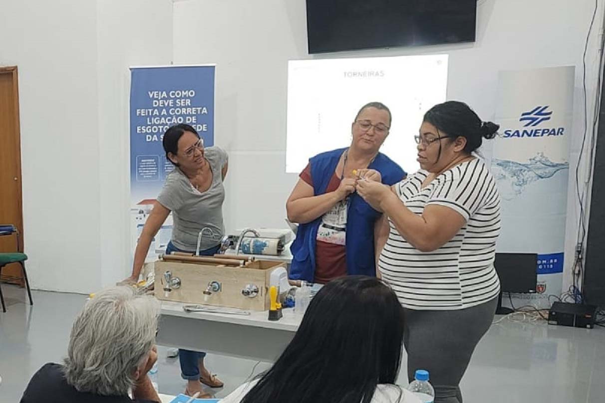 Sanepar e Deseco capacitam mulheres em Toledo