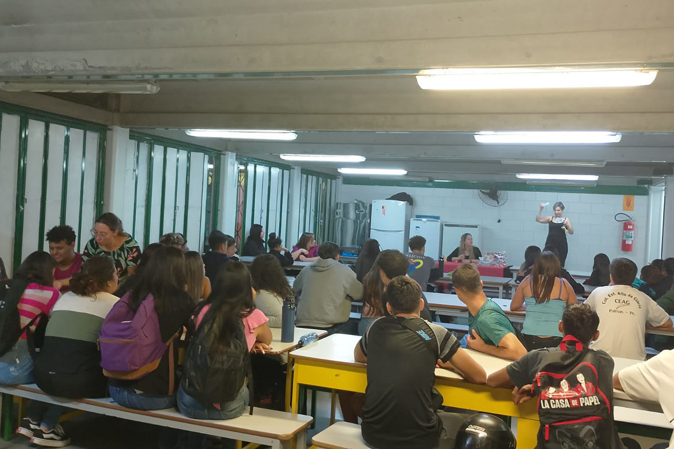 Vai um café com o diretor aí? Estratégia fez  subir para mais de 90% frequência escolar no interior do Paraná