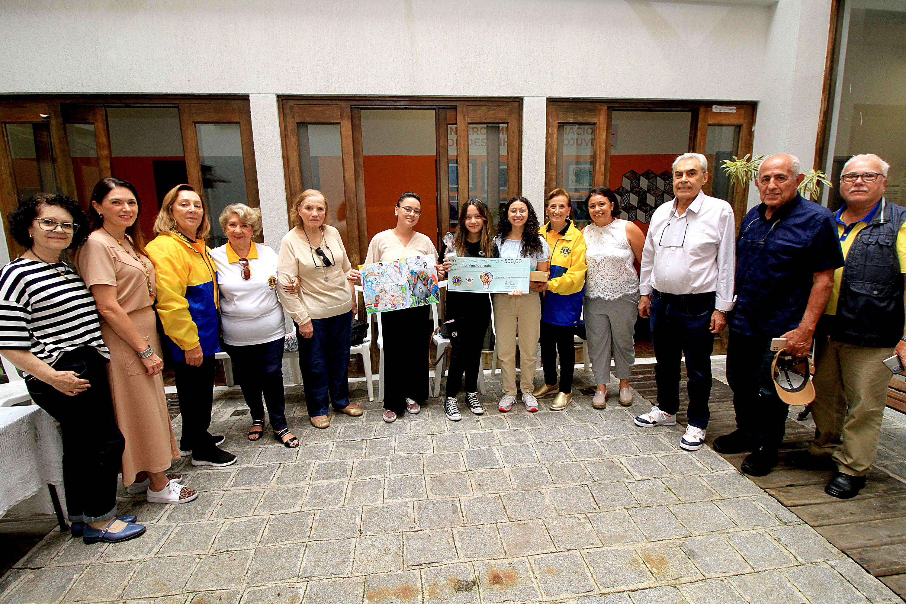 CJAP ALUNA RECEBE PRÊMIO CONCURSO INTERNACIONAL