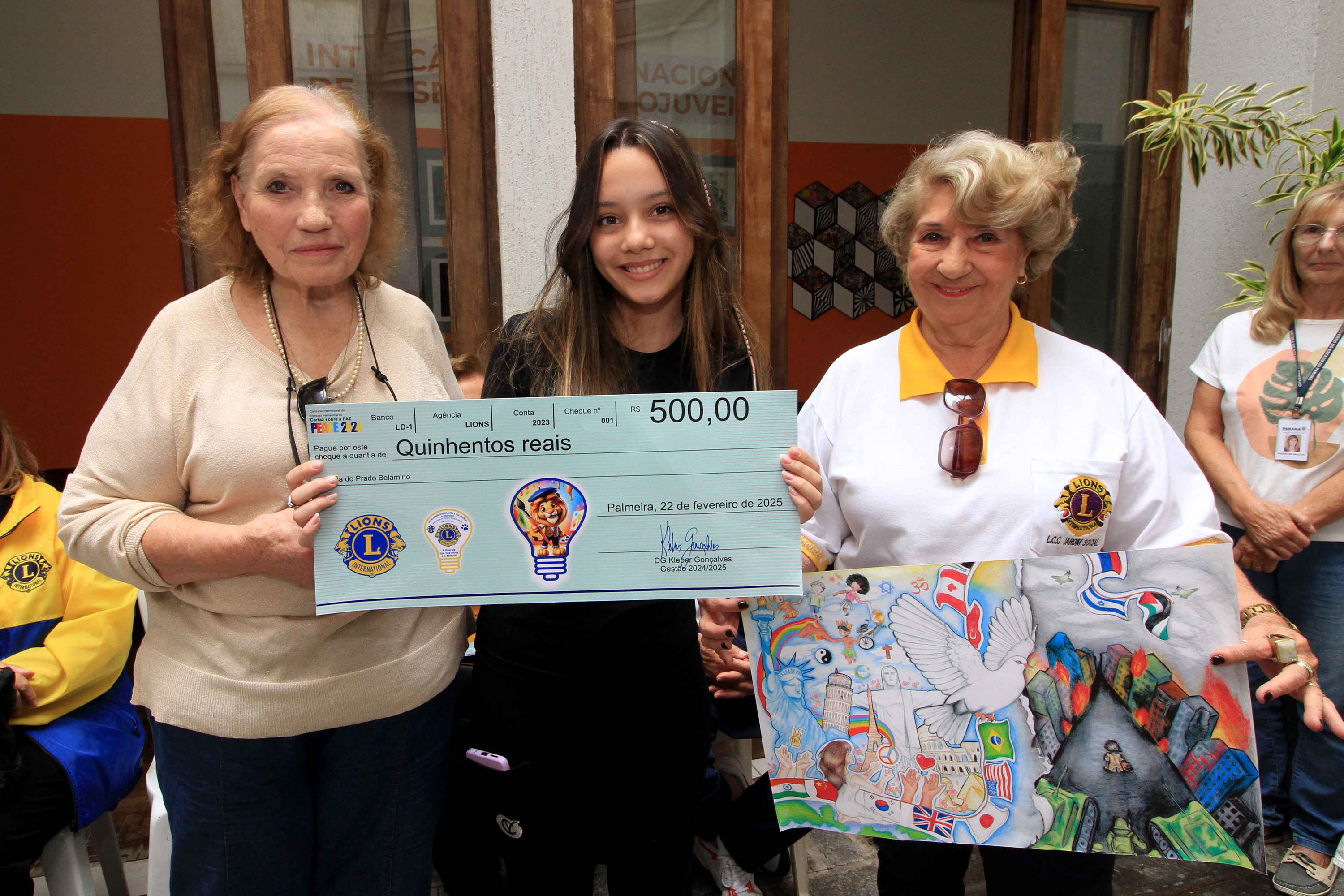 CJAP ALUNA RECEBE PRÊMIO CONCURSO INTERNACIONAL