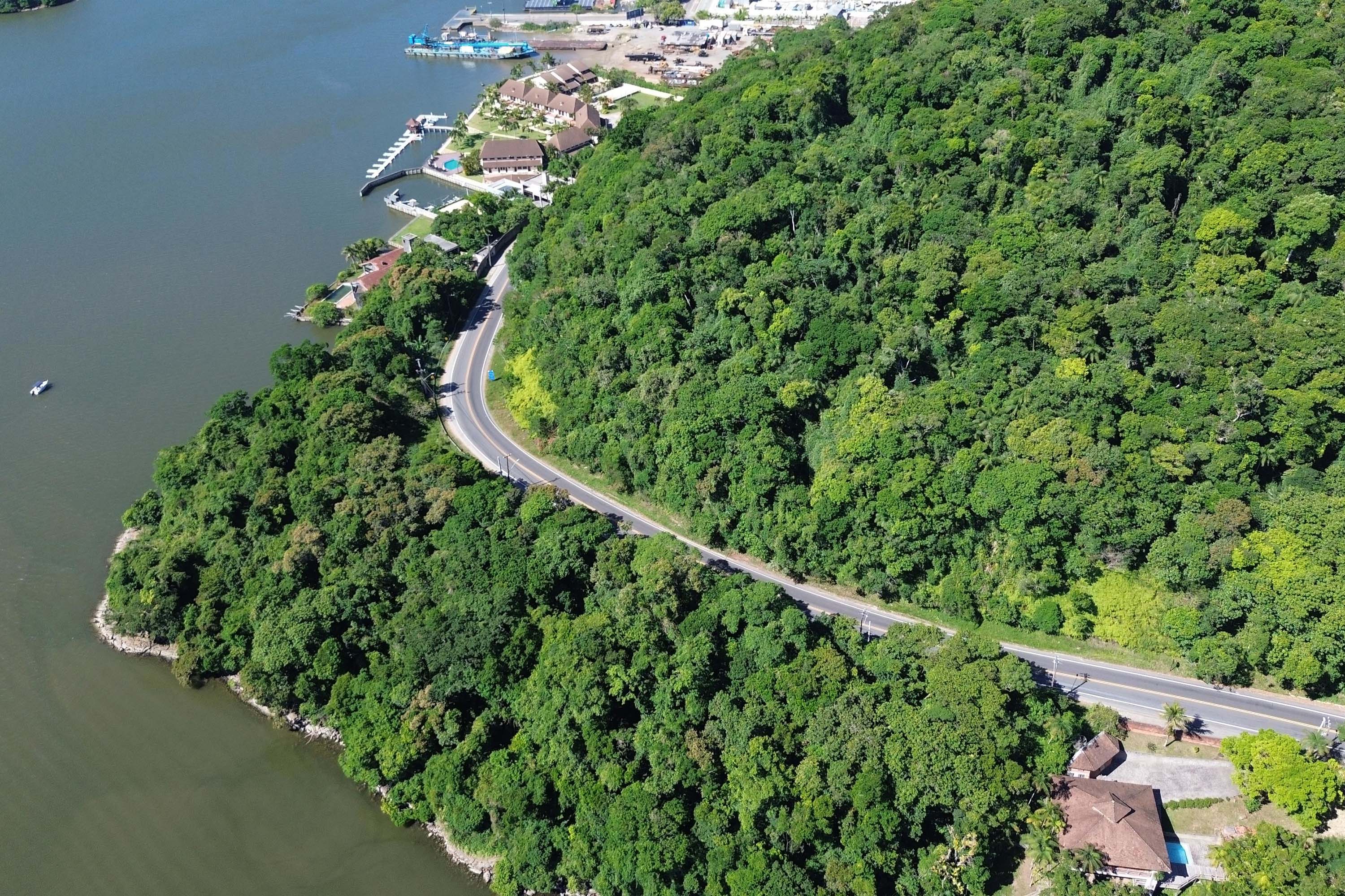 DER PR-807 em Guaratuba