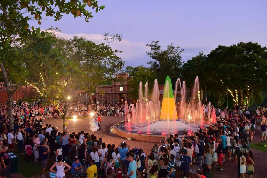 SETU No feriadão, Paraná registra grande movimento turístico e quase 100% de ocupação hoteleira
