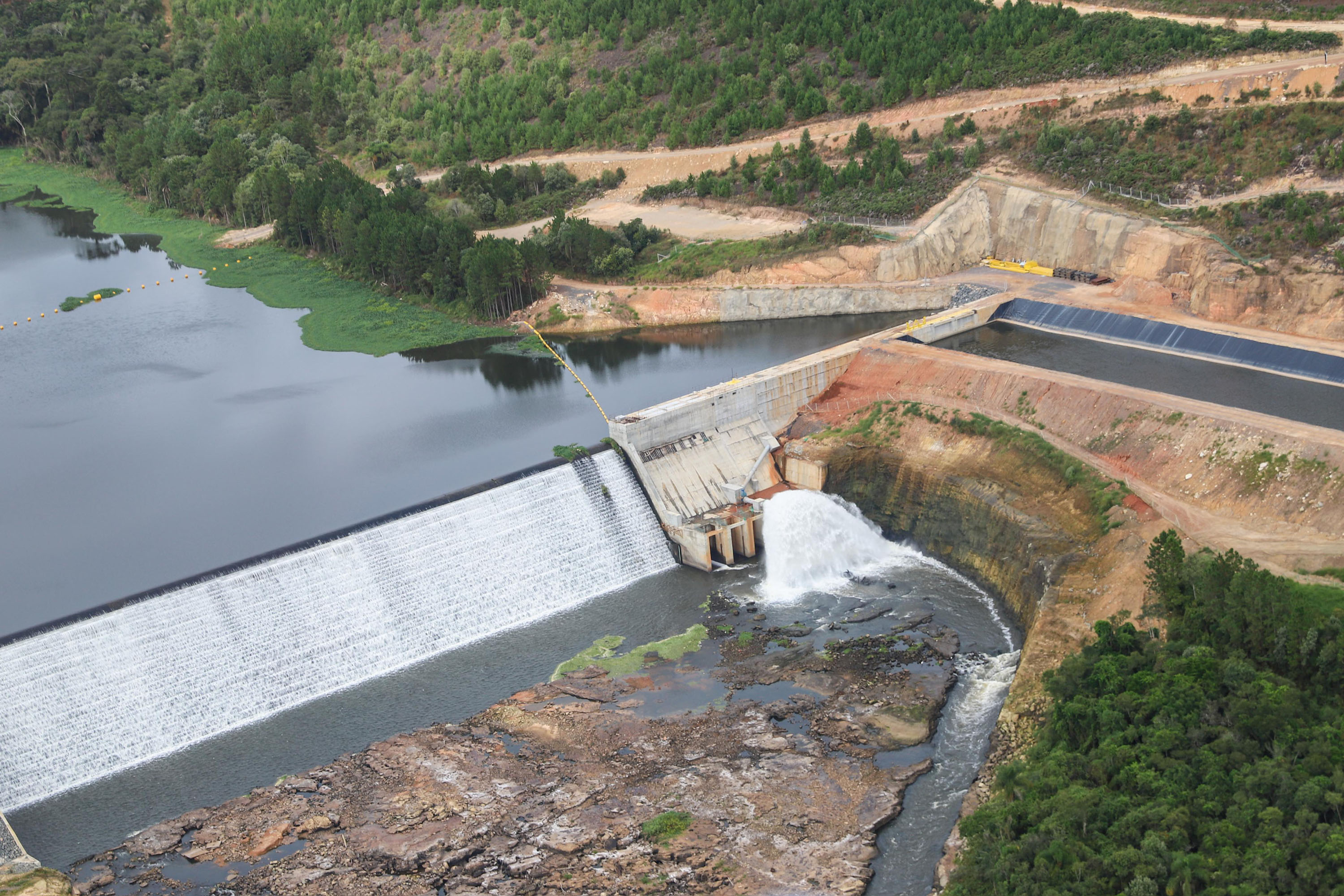 Segundo polo do País: Paraná abriga atualmente 126 complexos hidrelétricos em operação, com potência outorgada total de 15.668 Megawatts (MW)