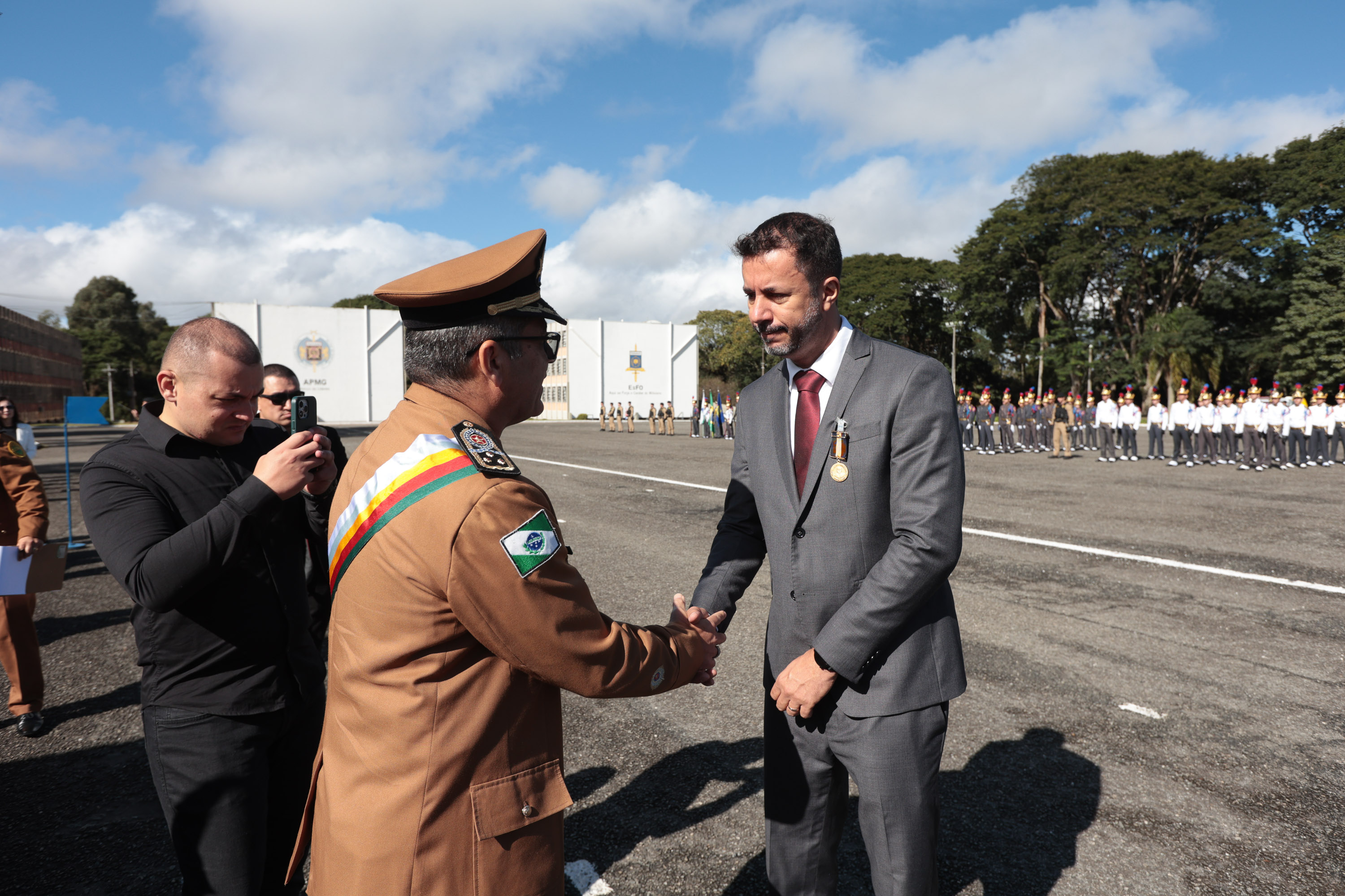 Medalha Coronel Sarmento: secretários e autoridades recebem honraria da PMPR