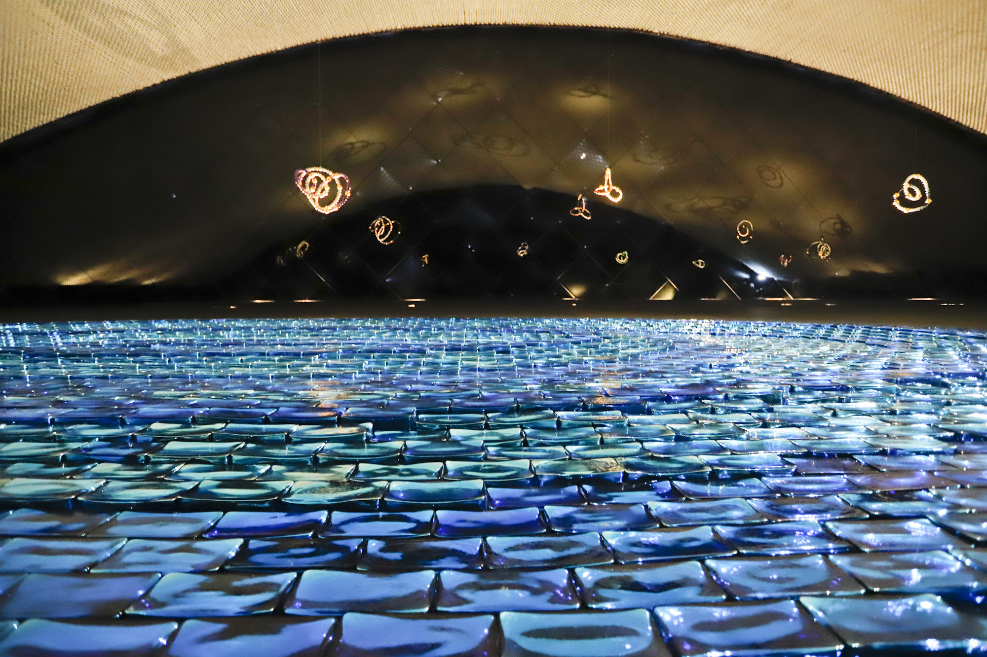 Catálogo da exposição de Jean-Michel Othoniel está disponível na MON Loja