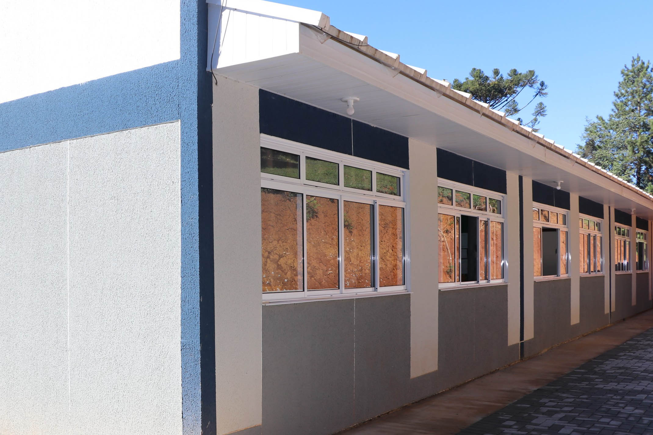 Substituição de salas de madeira já beneficiou mais de 12 mil alunos de escolas do Paraná