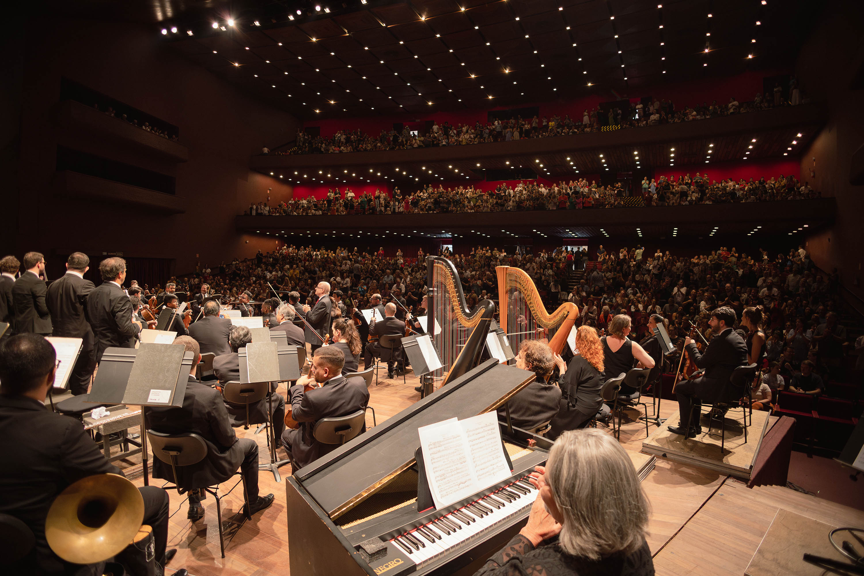 Orquestra Sinfônica do Paraná comemora 40 anos de história nesta quarta (28)