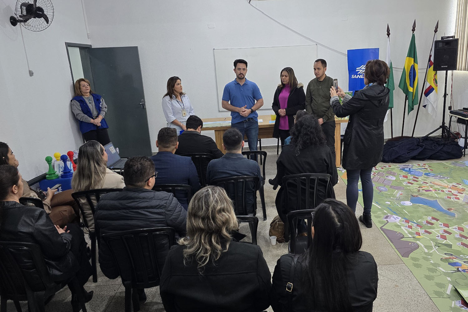 Sanepar entrega material pedagógico com enfoque ambiental para escolas de Apucarana