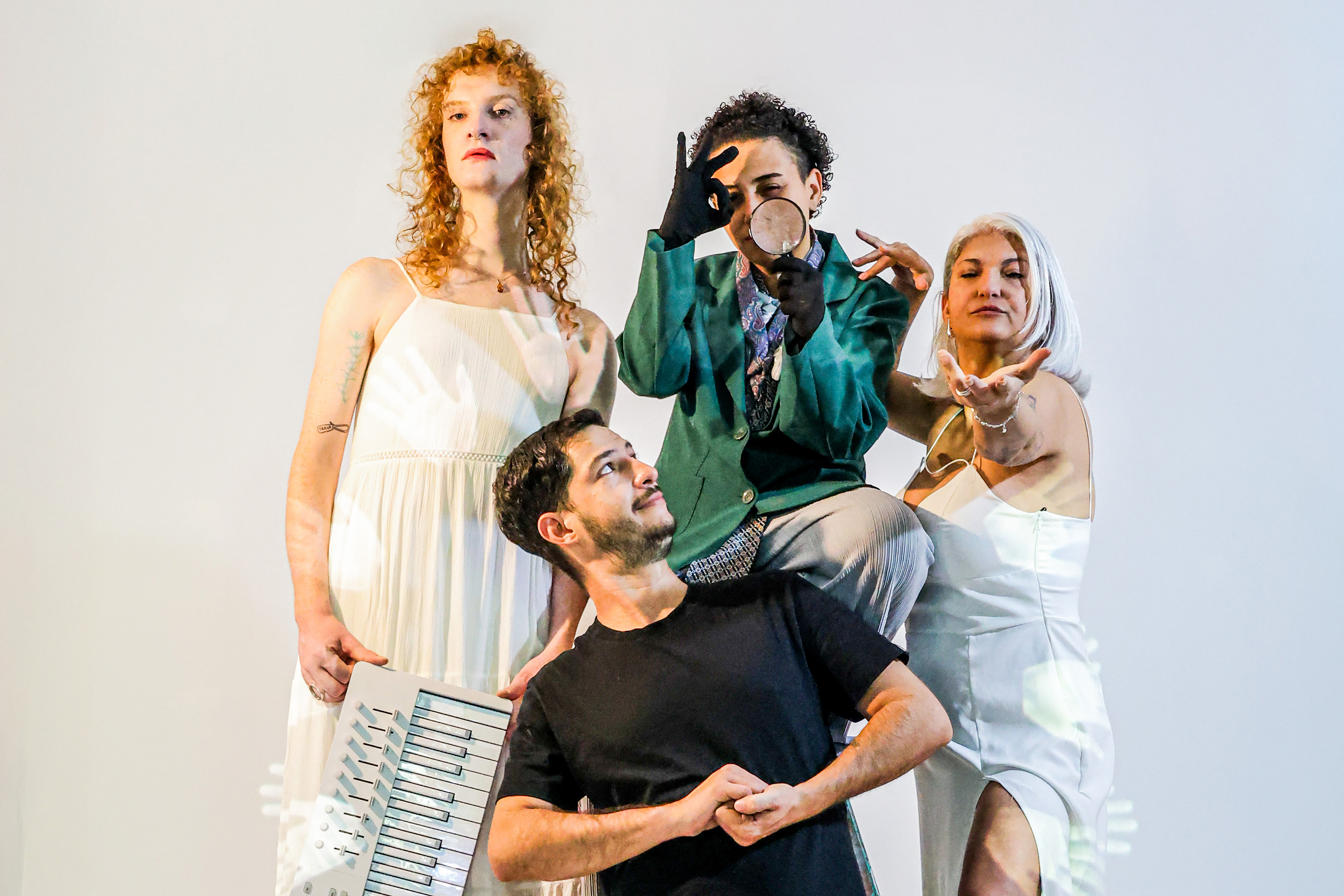 GUAÍRA - Espetáculo gratuito “Cenas Surdas” abordará vivências da comunidade surda no Teatro Zé Maria