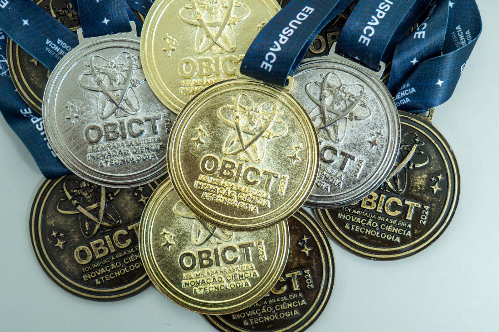 INOVAÇÃO: Alunos recebem premiação da Olimpíada Brasileira de Inovação, Ciência e Tecnologia