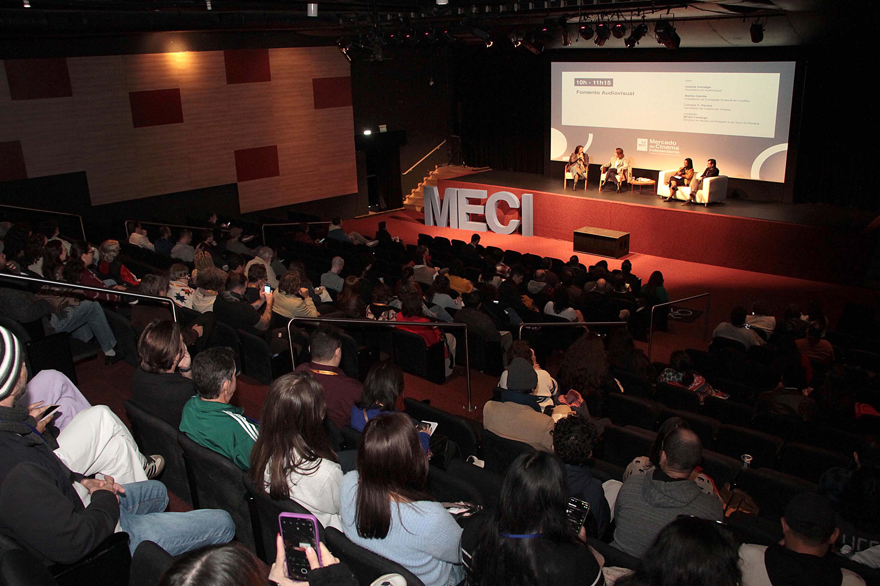 CULTURA - PrFilm Commission em evento de mercado audiovisual