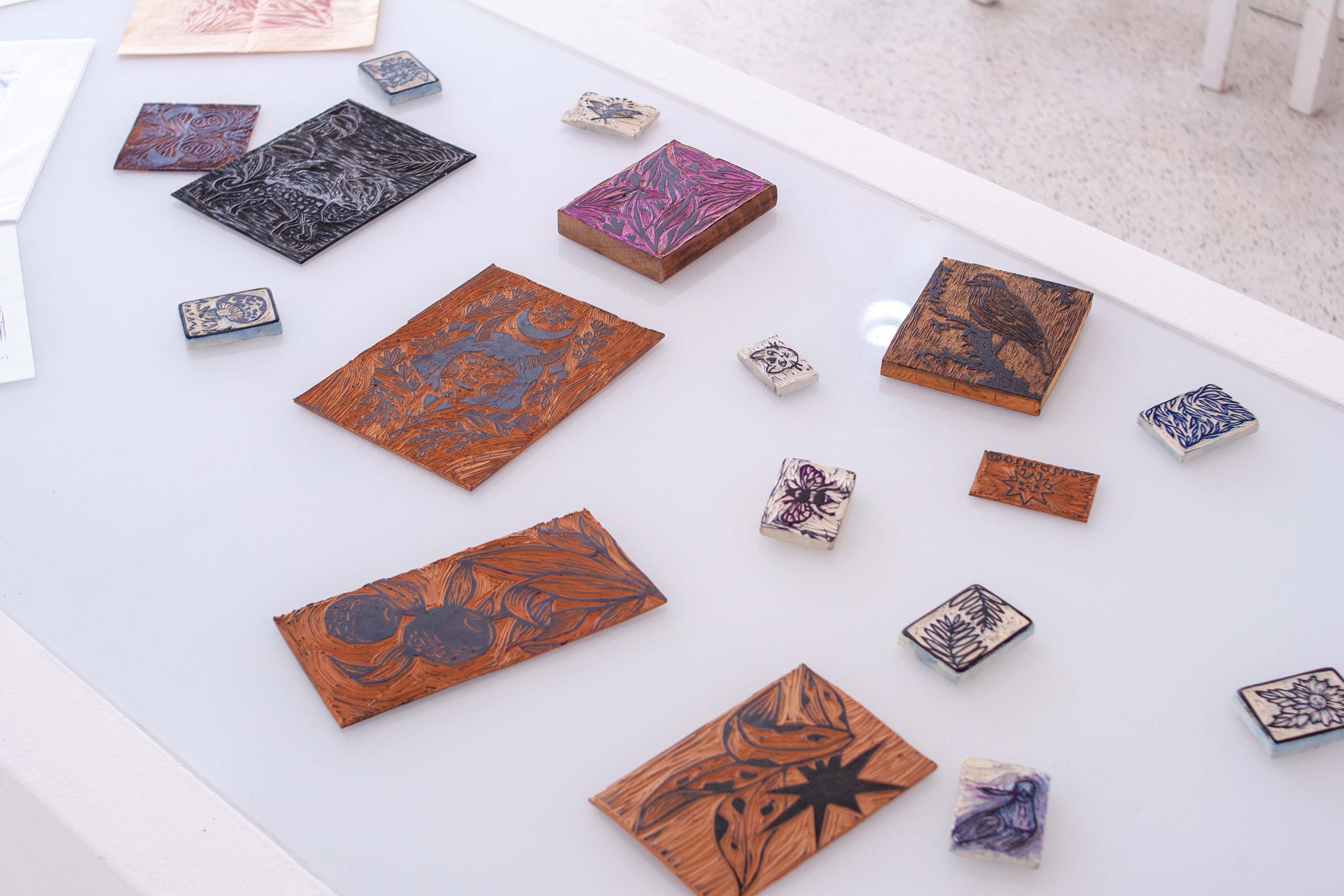 MON realiza oficina de gravura inspirada na coleção asiática