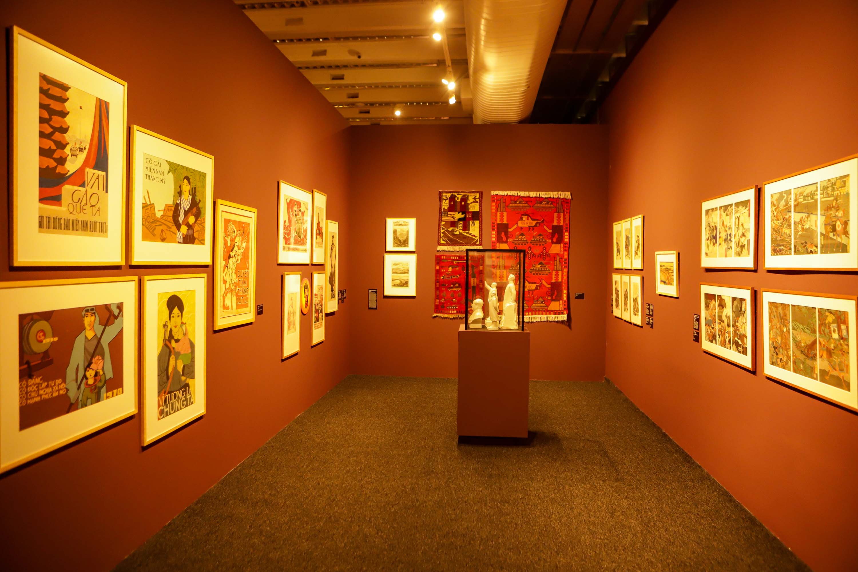 MON realiza oficina de gravura inspirada na coleção asiática