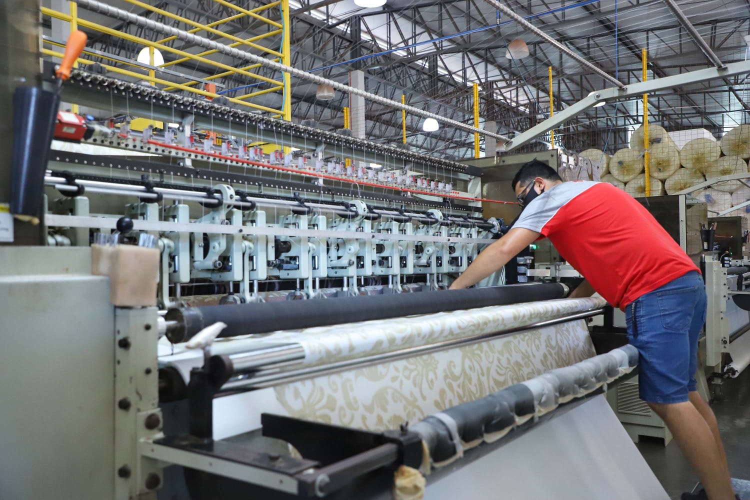 Paraná lidera intermediação de empregos no país com desempenho 217% superior ao segundo colocado