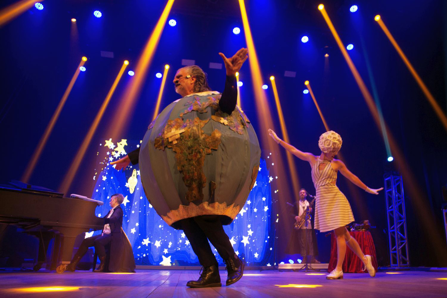 Universo musical cômico de Sbørnia Kontr’Atracka retorna ao Guairão