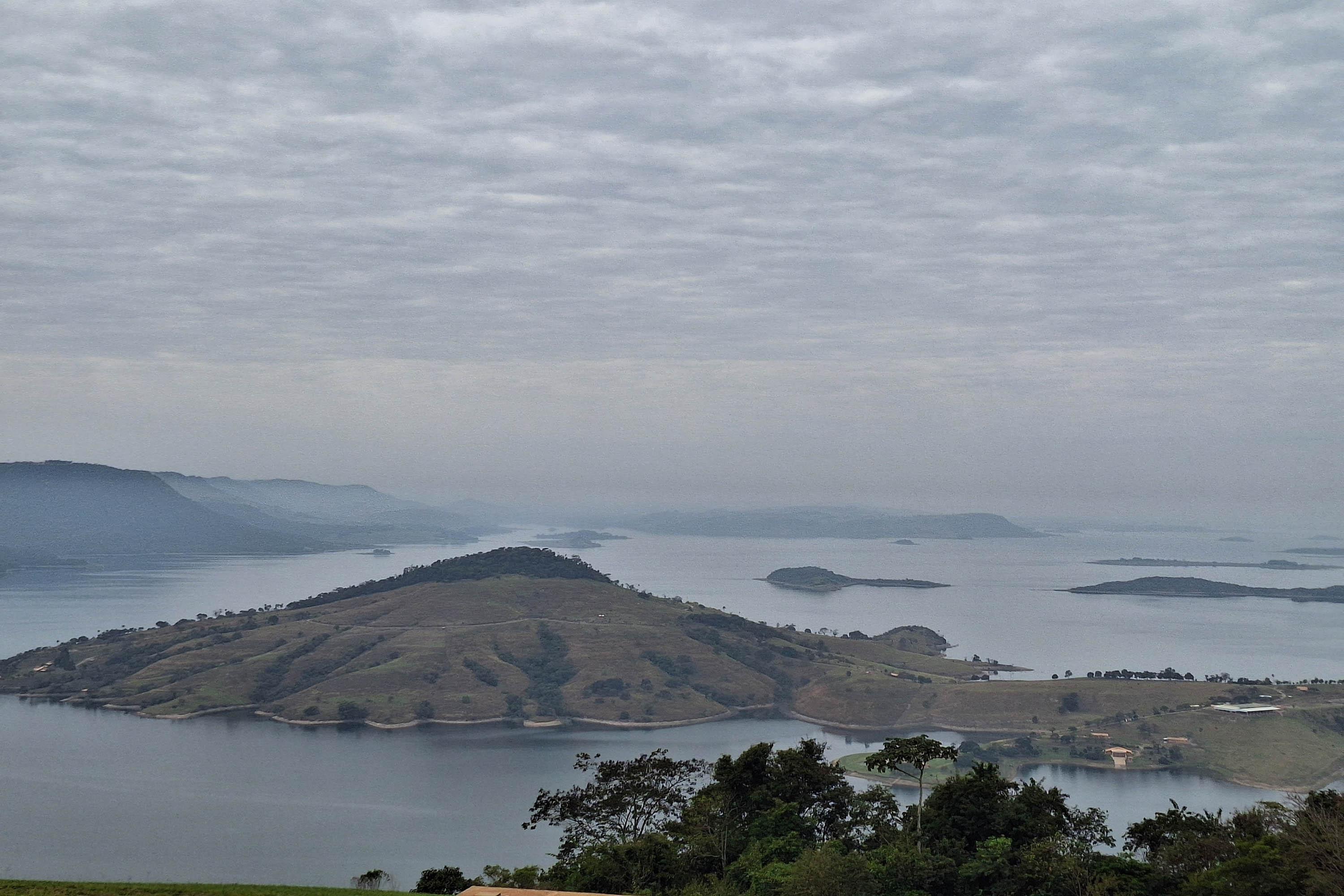 SETU - Com vista para a Represa de Chavantes, maior tirolesa do Paraná tem 1 km de extensão