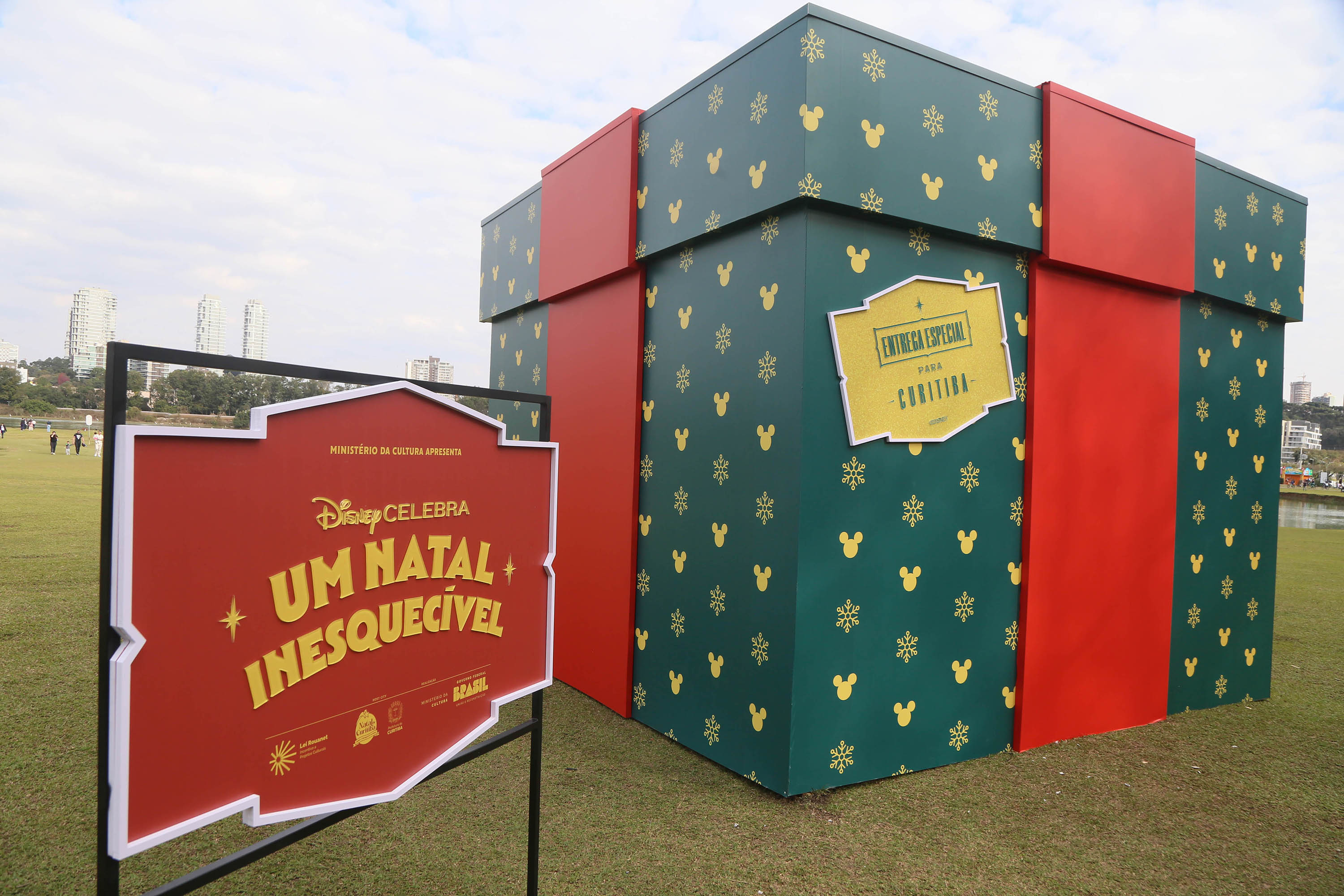 Com Natal da Disney, Curitiba e Estado se preparam para receber tur istas em dezembro