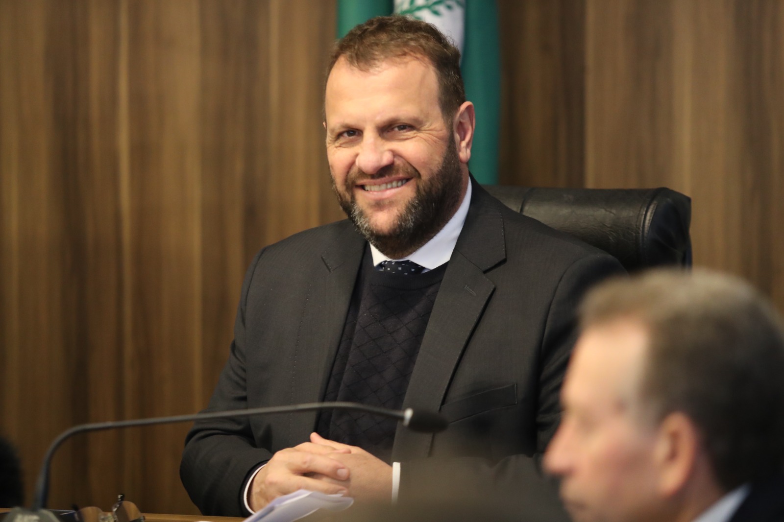 Com licitação autorizada em 48 municípios, secretário apresenta maior programa de creches do país na Assembleia