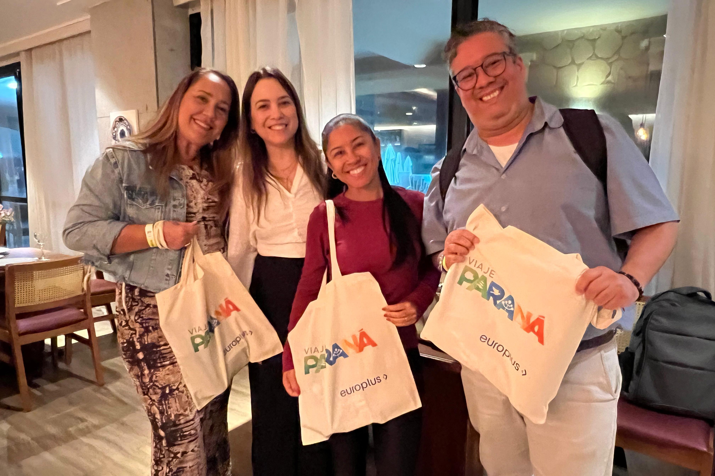 Viaje Paraná - capacita mais 210 agentes de viagens em dois eventos ao redor do Brasil