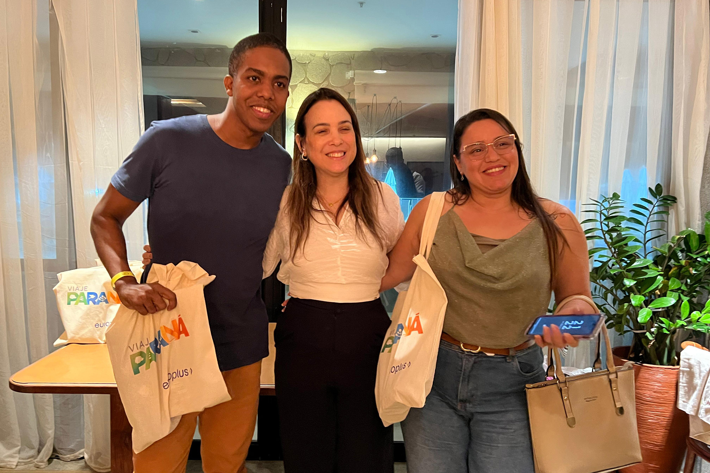 Viaje Paraná - capacita mais 210 agentes de viagens em dois eventos ao redor do Brasil