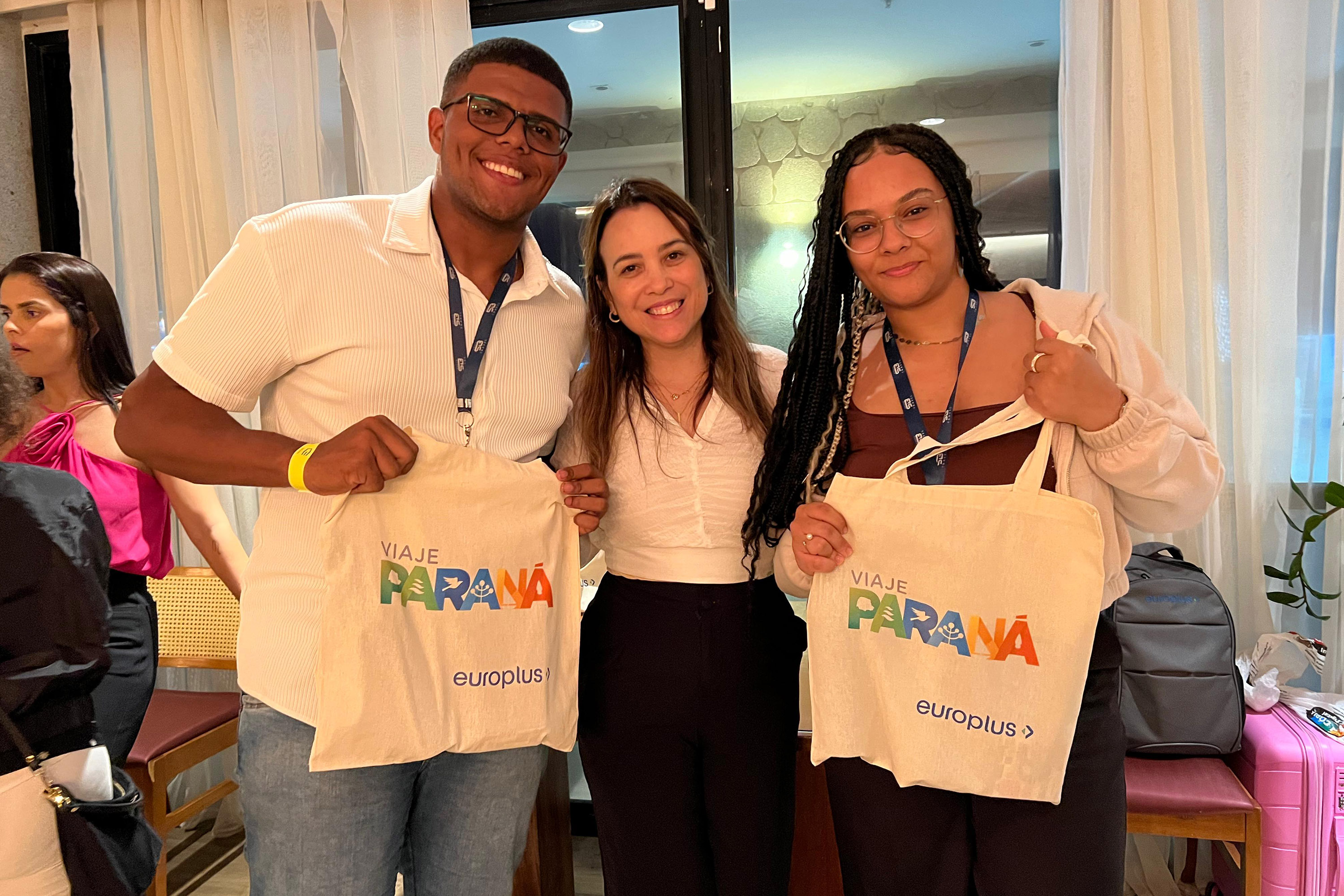 Viaje Paraná - capacita mais 210 agentes de viagens em dois eventos ao redor do Brasil