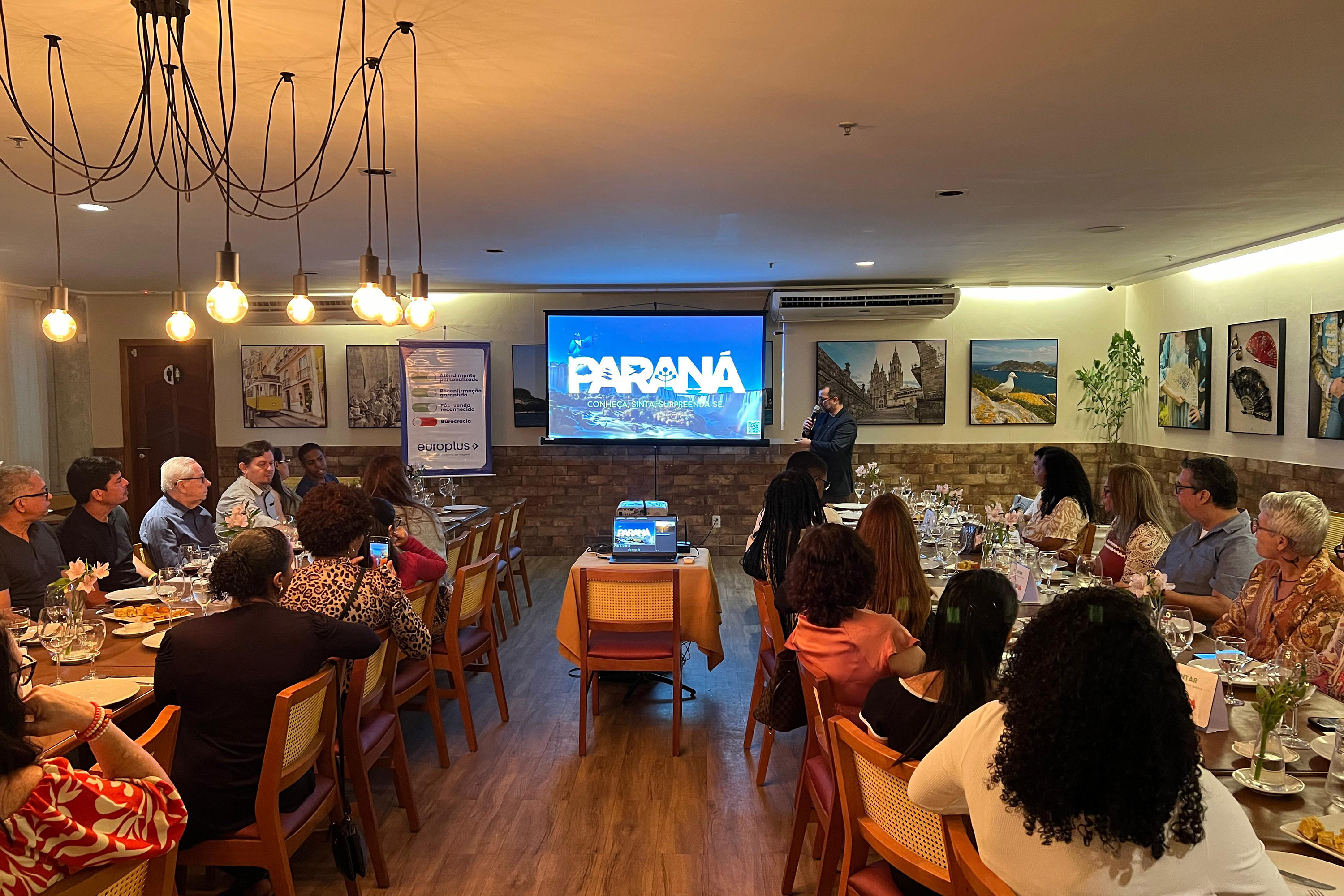 Viaje Paraná - capacita mais 210 agentes de viagens em dois eventos ao redor do Brasil