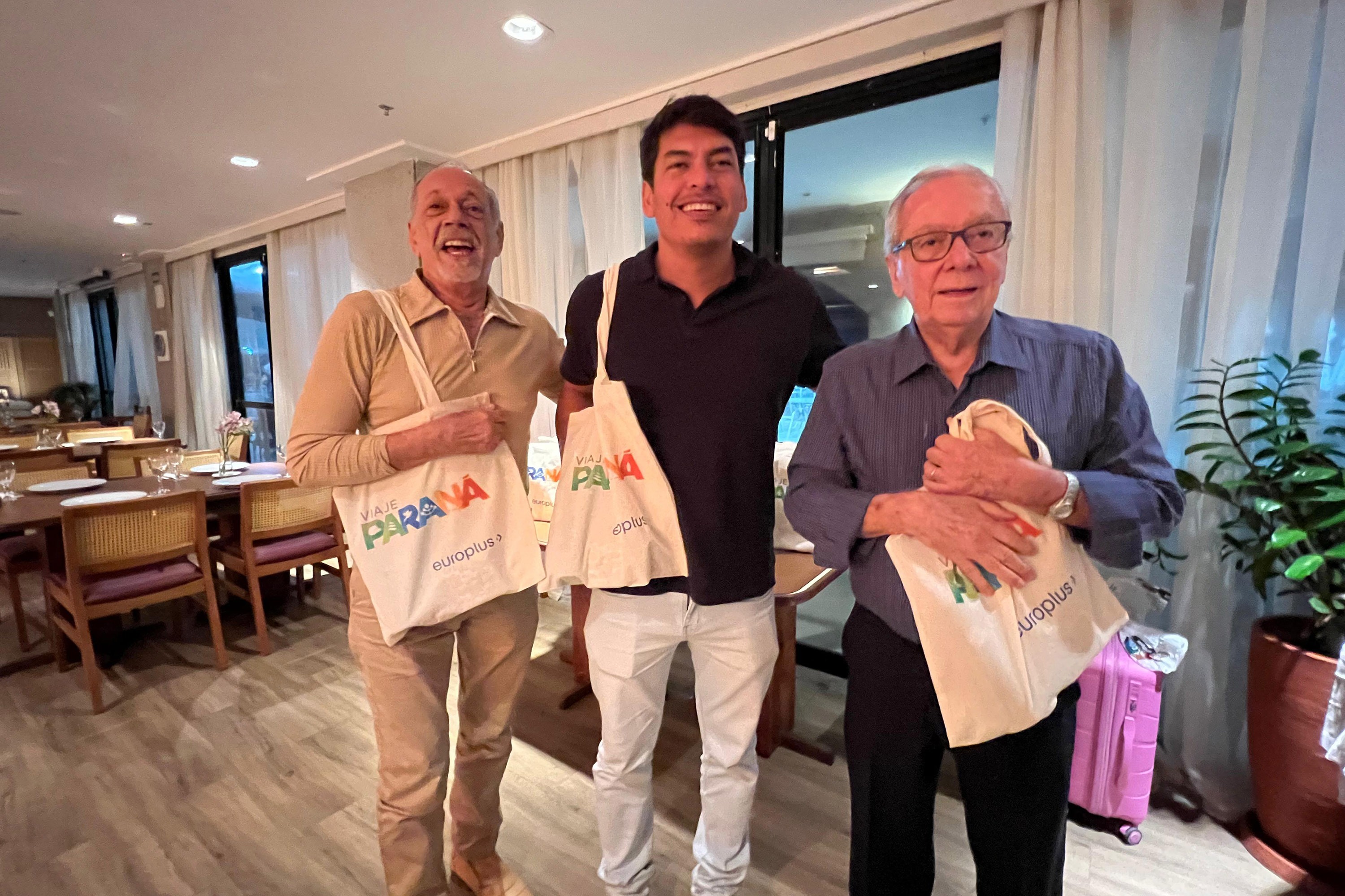 Viaje Paraná - capacita mais 210 agentes de viagens em dois eventos ao redor do Brasil