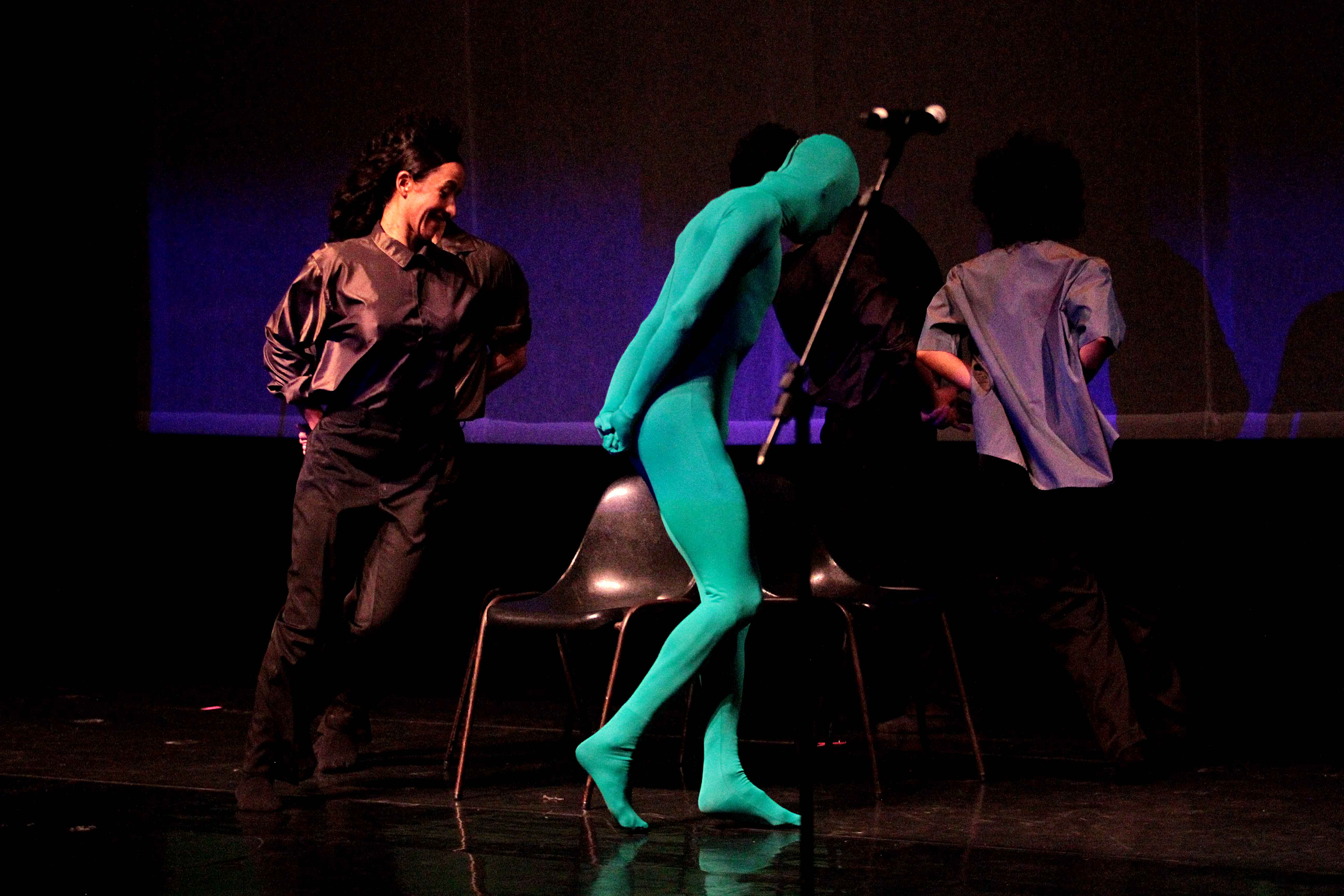 Balé Teatro Guaíra apresenta “Stol” e “V.I.C.A.” no Guairinha