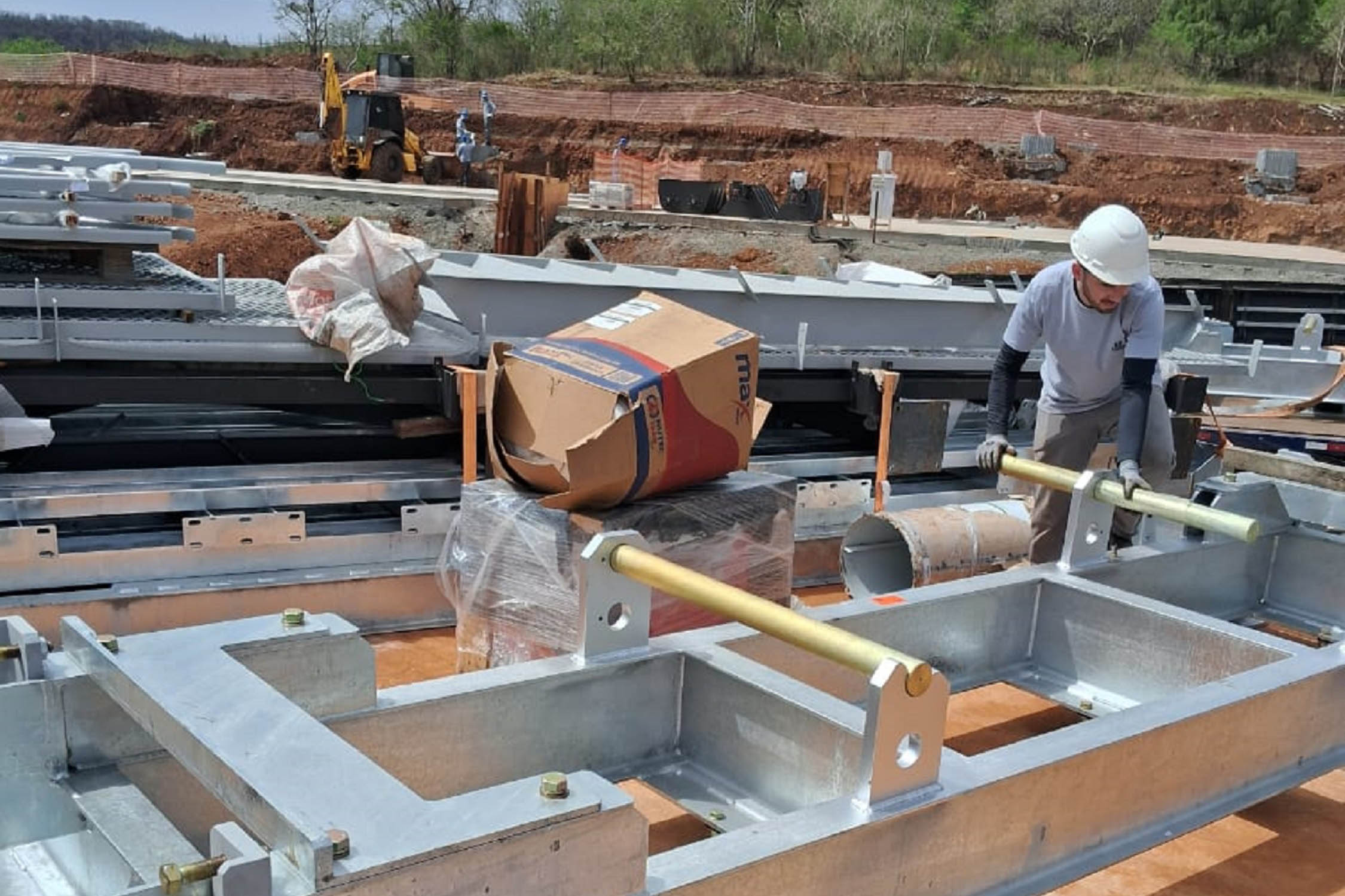Sanepar recebe equipamentos gigantes para obra em ETE de Londrina