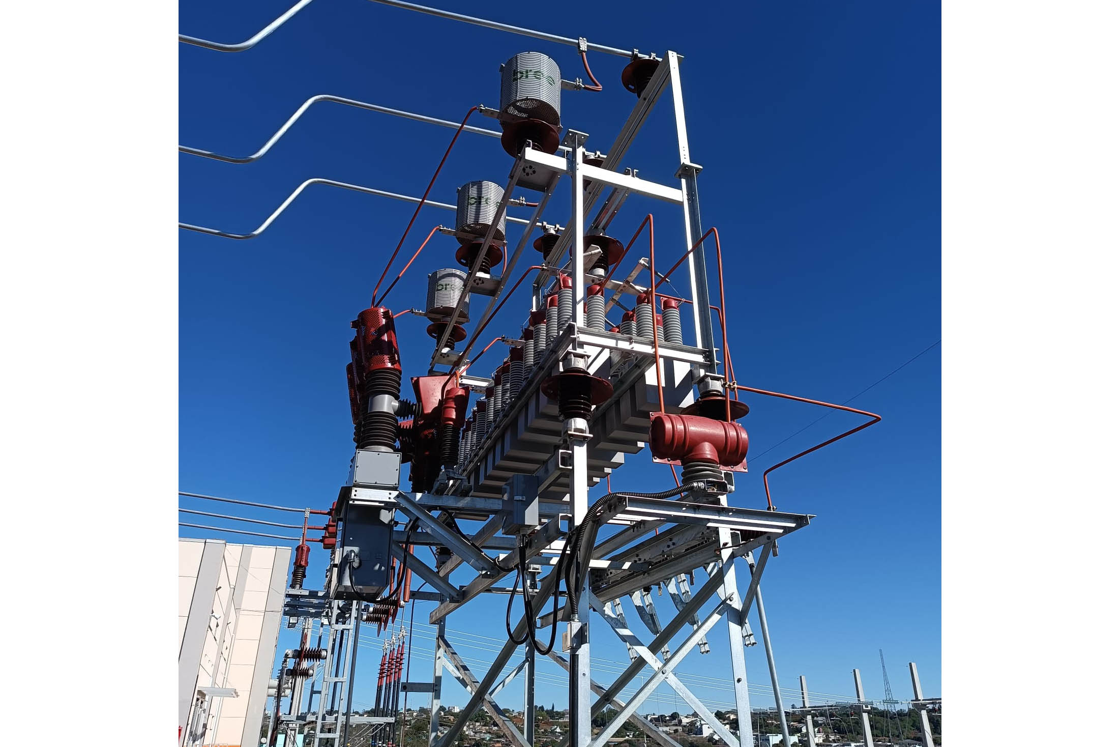 Novas subestações da Copel contam com mecanismos de proteção para impedir acesso e toque acidental de pequenos animais