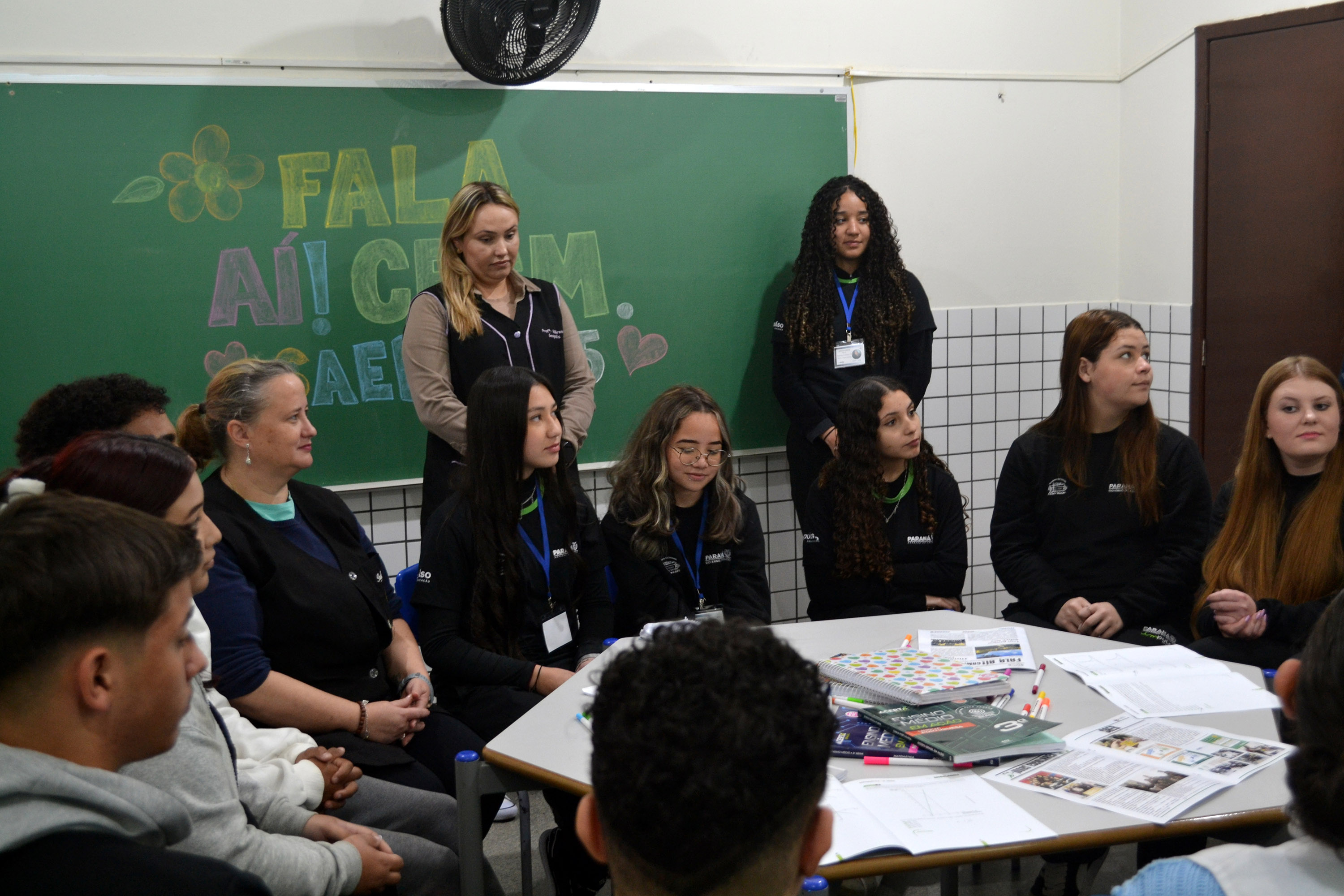 Parceiro da Escola: Colégio Estadual lança jornal produzido por alunos