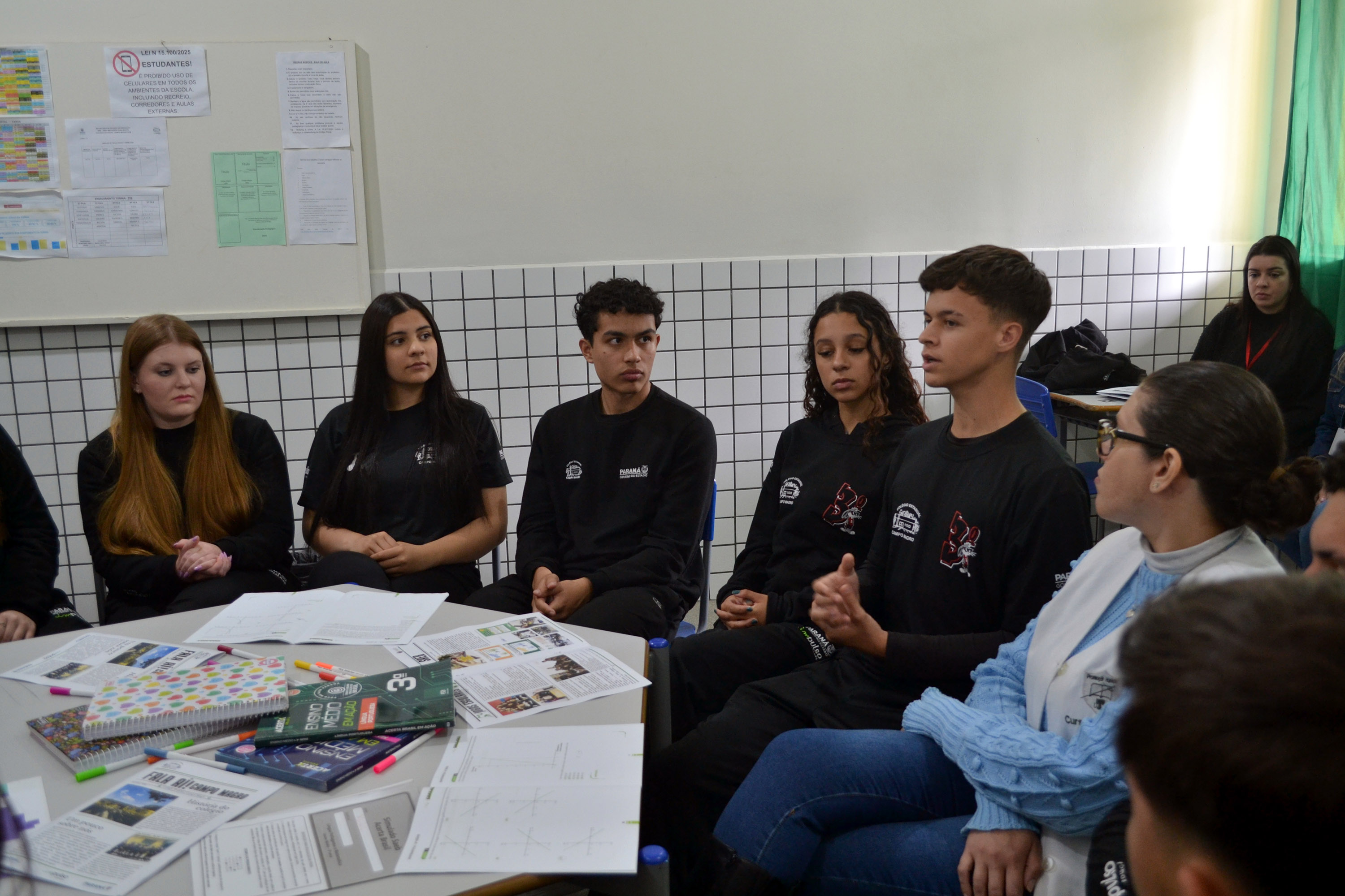 Parceiro da Escola: Colégio Estadual lança jornal produzido por alunos