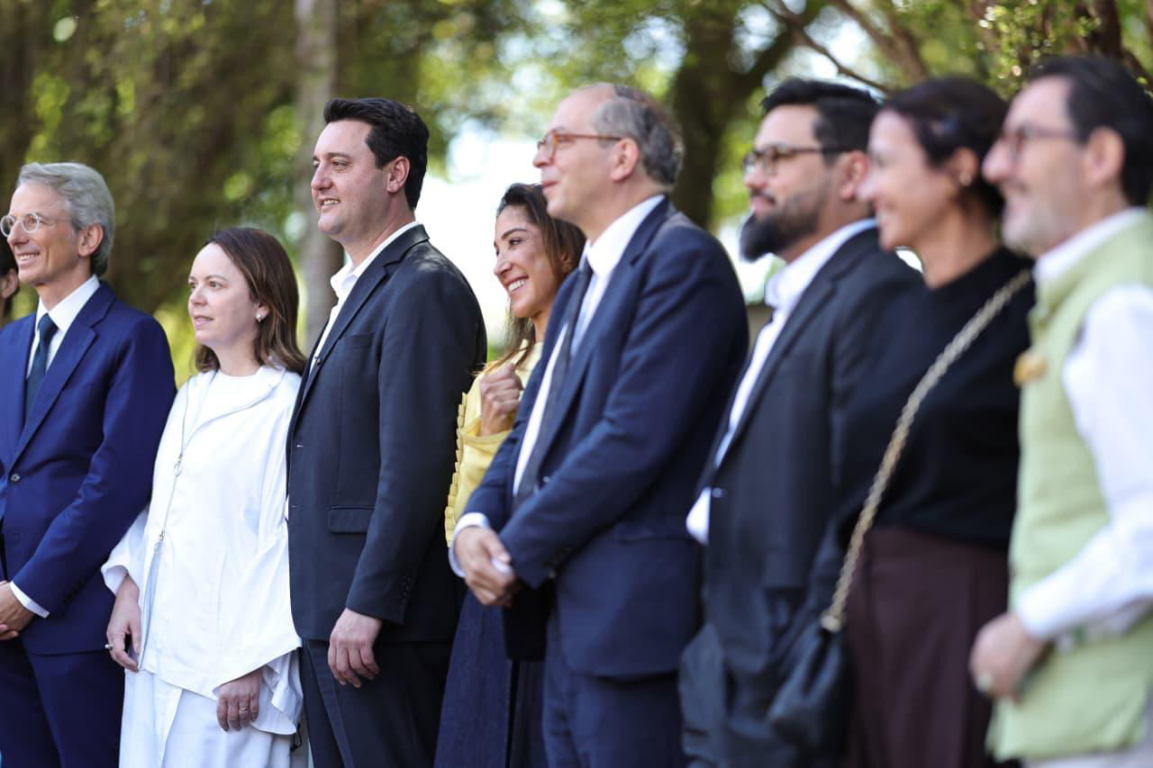 Curadores e colecionadores de arte comemoram criação do Centre Pompidou Paraná 2 GOVERNADOR