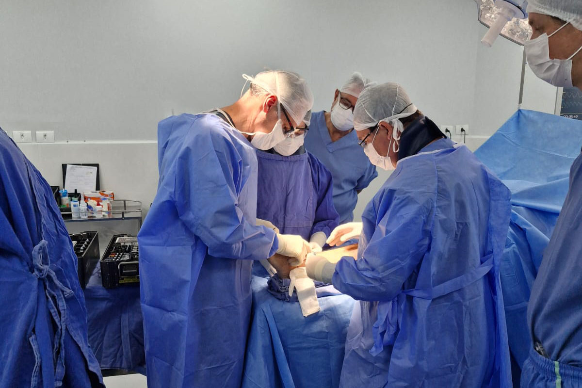 Paraná registra primeira cirurgia de artroplastia de tornozelo feita pelo SUS