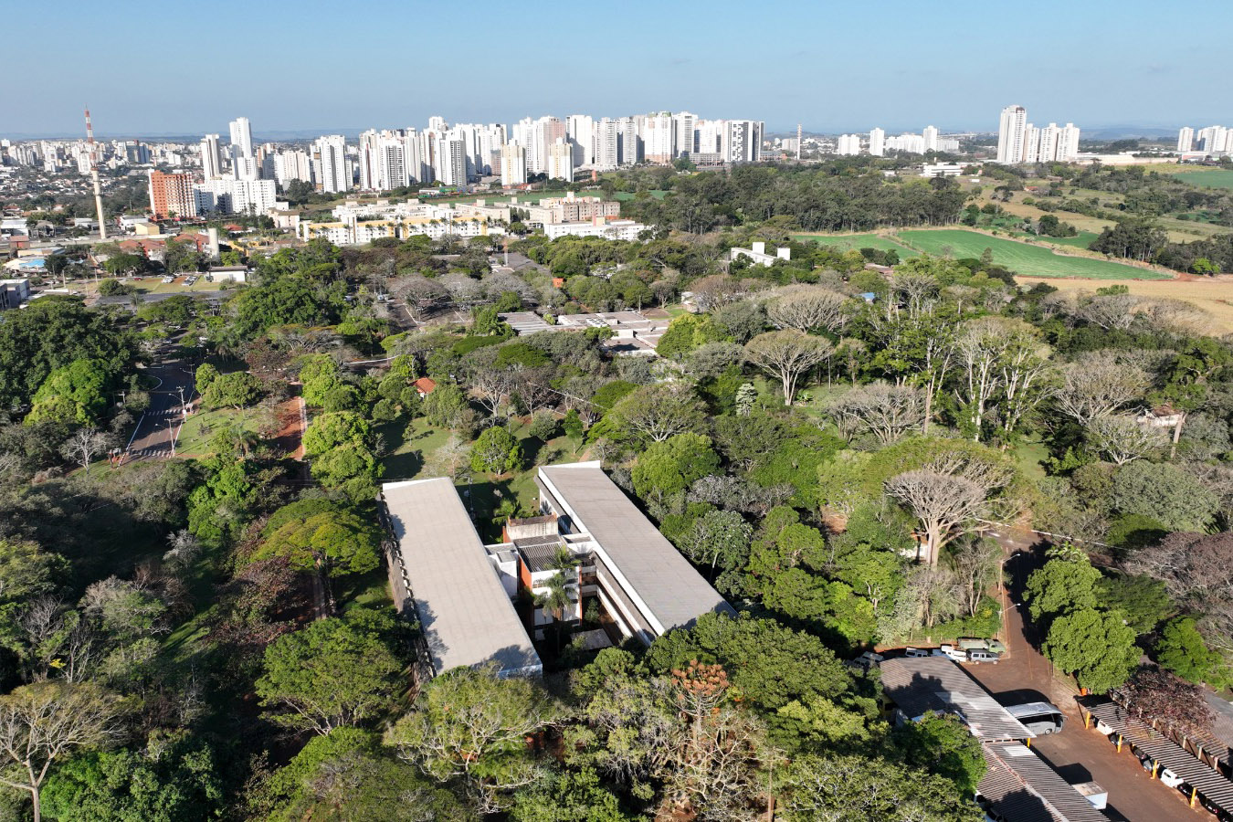 UEL celebra 55 anos com reconhecimento nacional e ações que integram a comunidade acadêmica