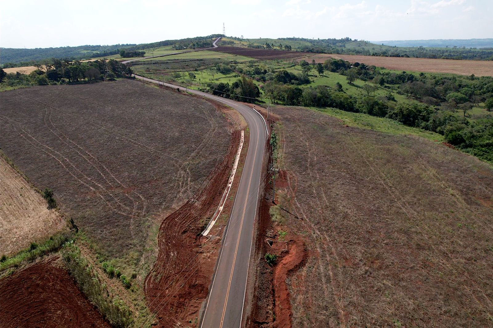 obra de pavimentação de estrada entre Ramilândia e Santa Helena