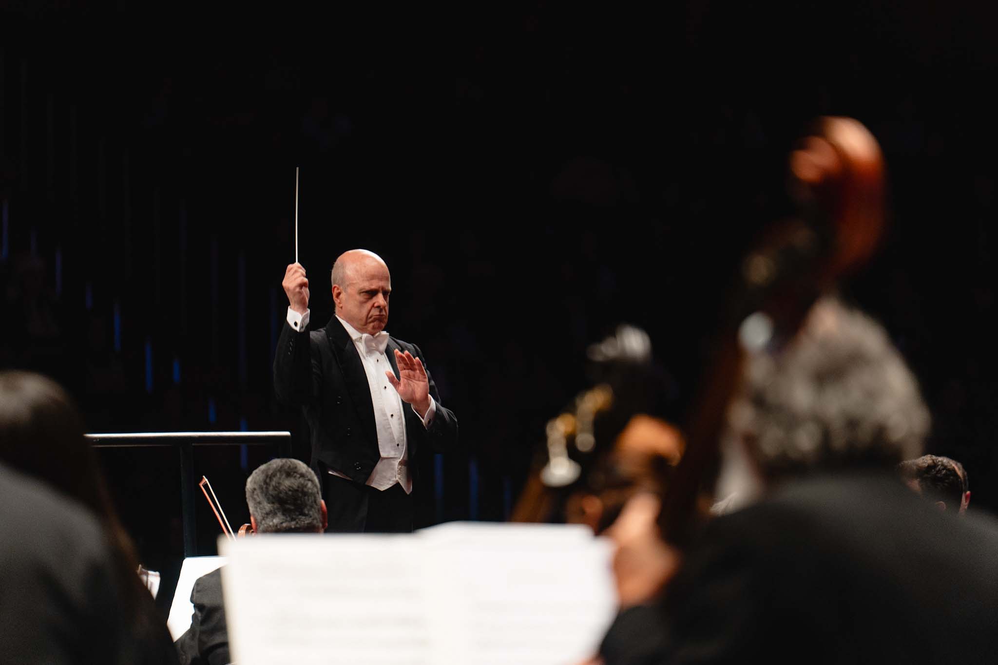 Orquestra Sinfônica do Paraná encerra turnê dos 40 anos com concerto em Belo Horizonte