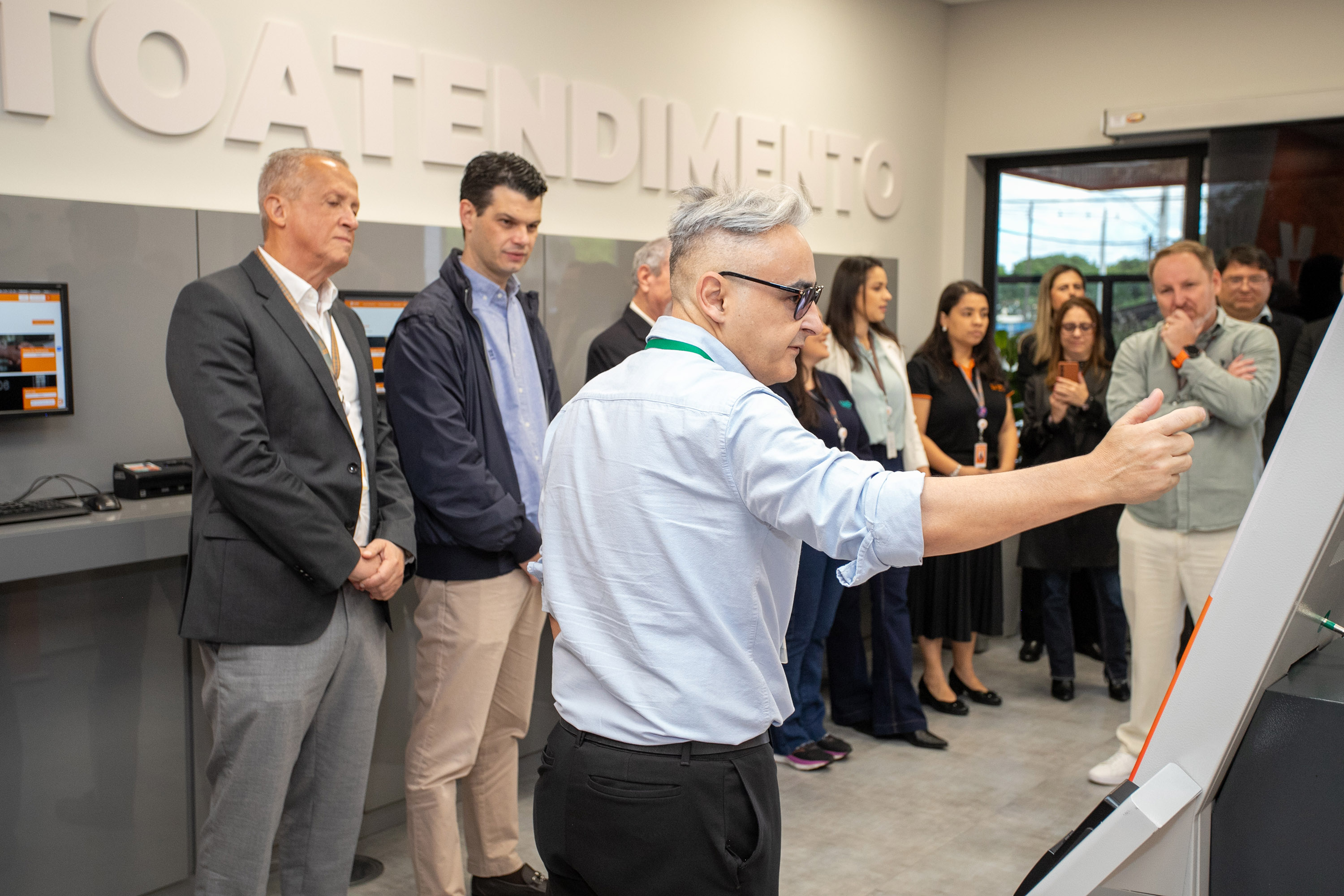Copel alia tecnologia e acolhimento em novo espaço de atendimento presencial em Curitiba