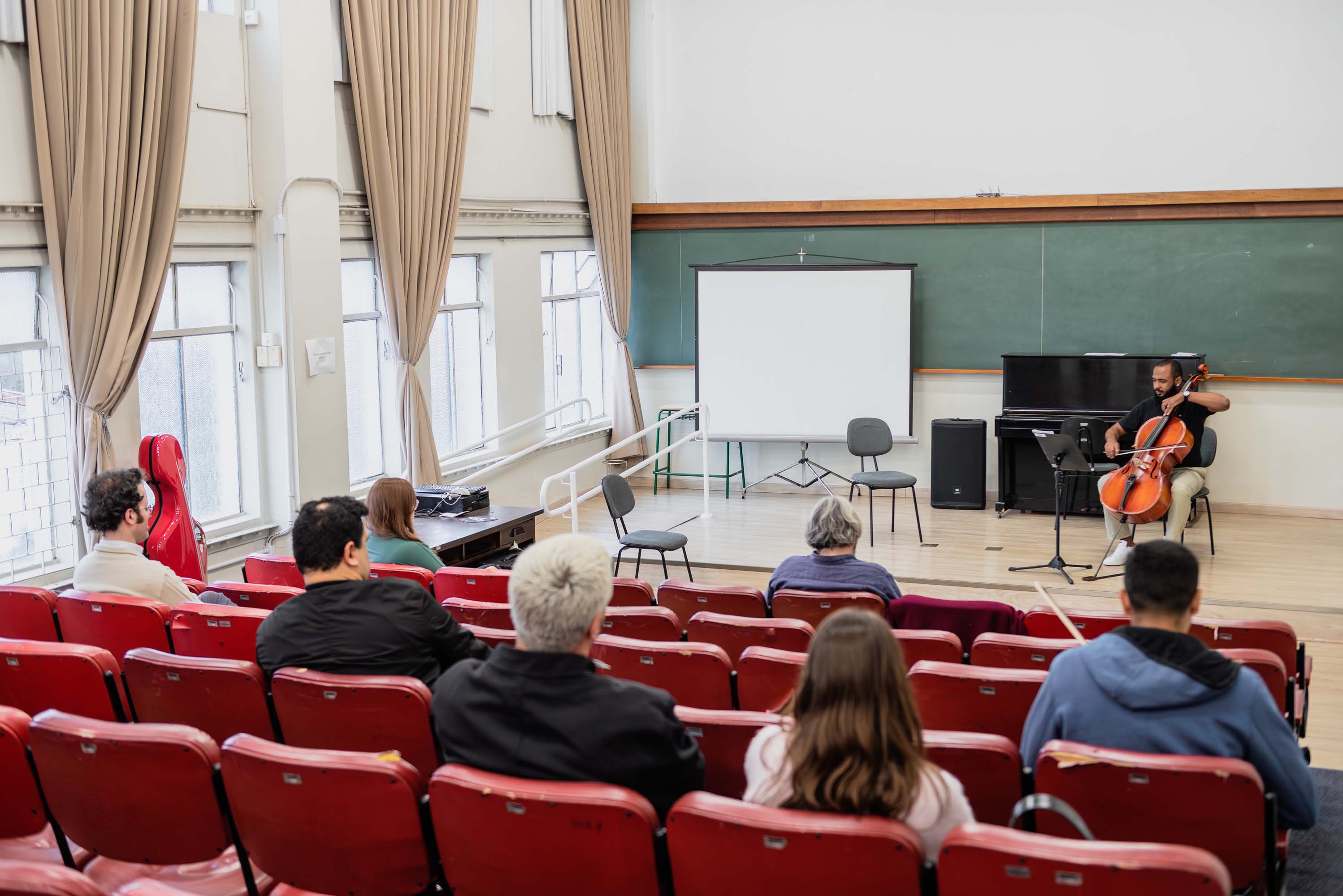 Solistas da Orquestra da Ópera de Paris ministram masterclasses de música na Embap