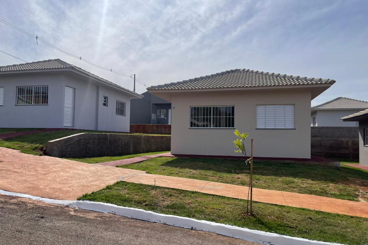 Com recursos do Estado, Cohapar entrega novo residencial no município de Quinta do Sol