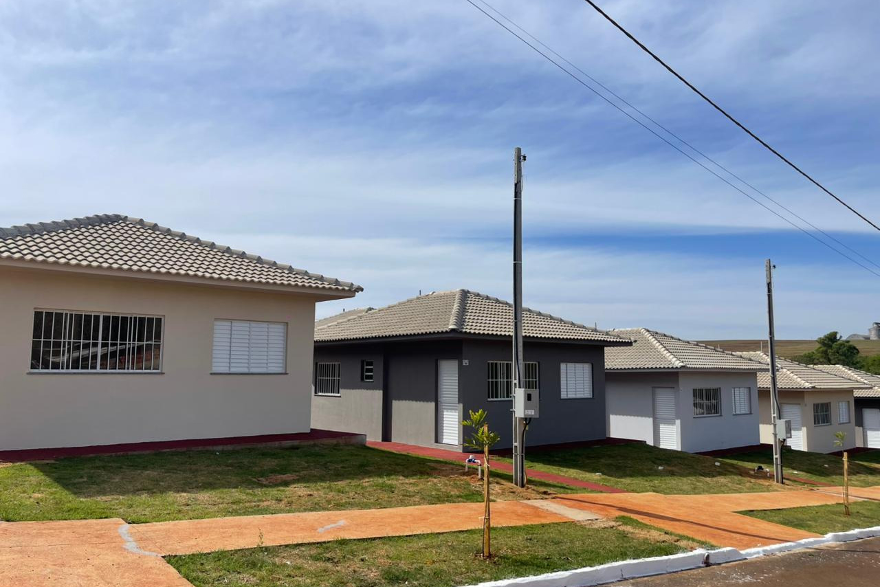 Com recursos do Estado, Cohapar entrega novo residencial no município de Quinta do Sol