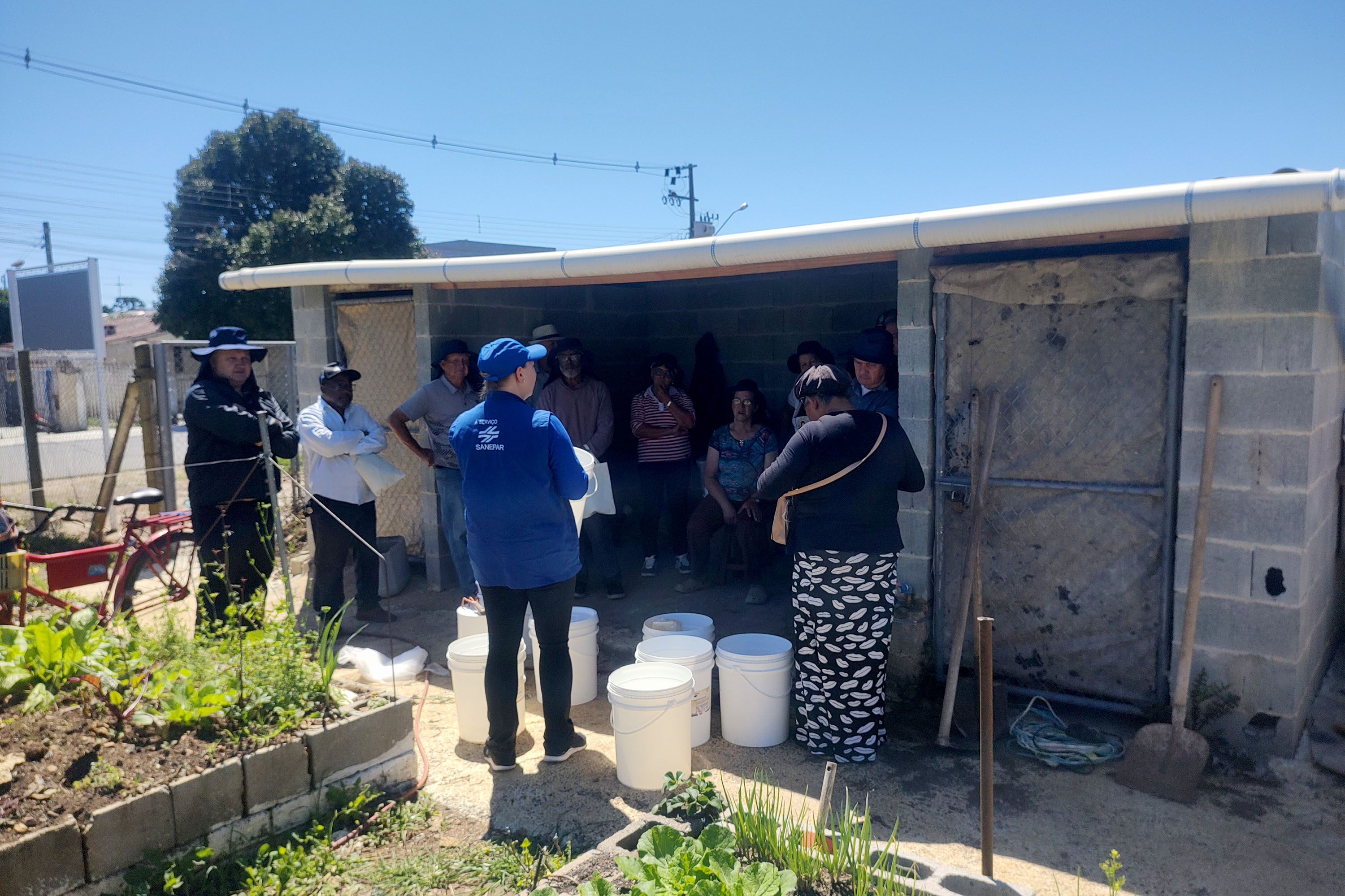Sanepar realiza oficinas socioambientais na terceira maior horta comunitária do Brasil