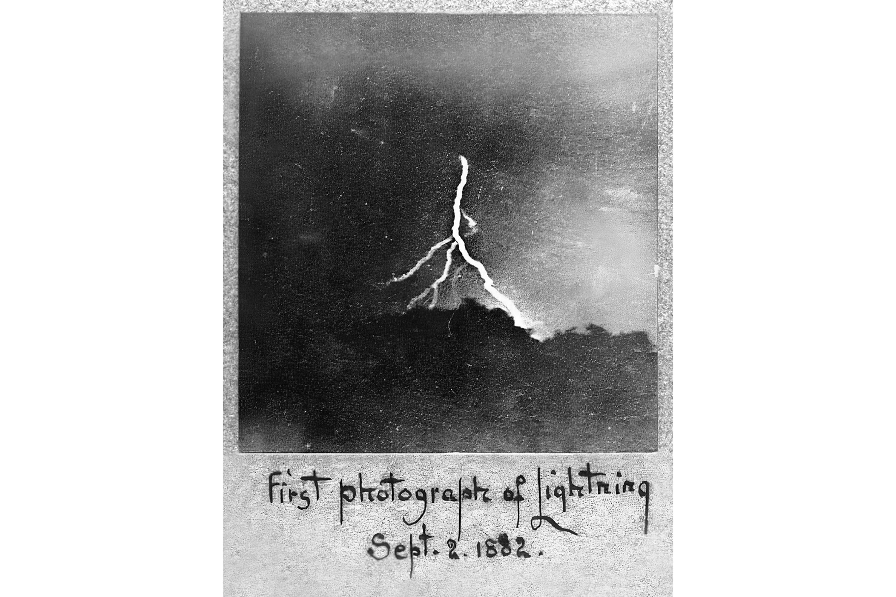 Com espetáculo cênico e musical e mostra multilinguagens, MUPA inaugura exposição “Céu-Eclipse”