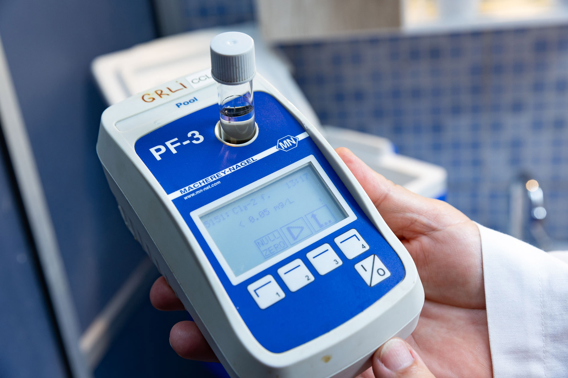 Água de caixa-d’água sem limpeza e sem uso no litoral apresenta contaminação por bactérias em análise laboratorial feita pela Sanepar